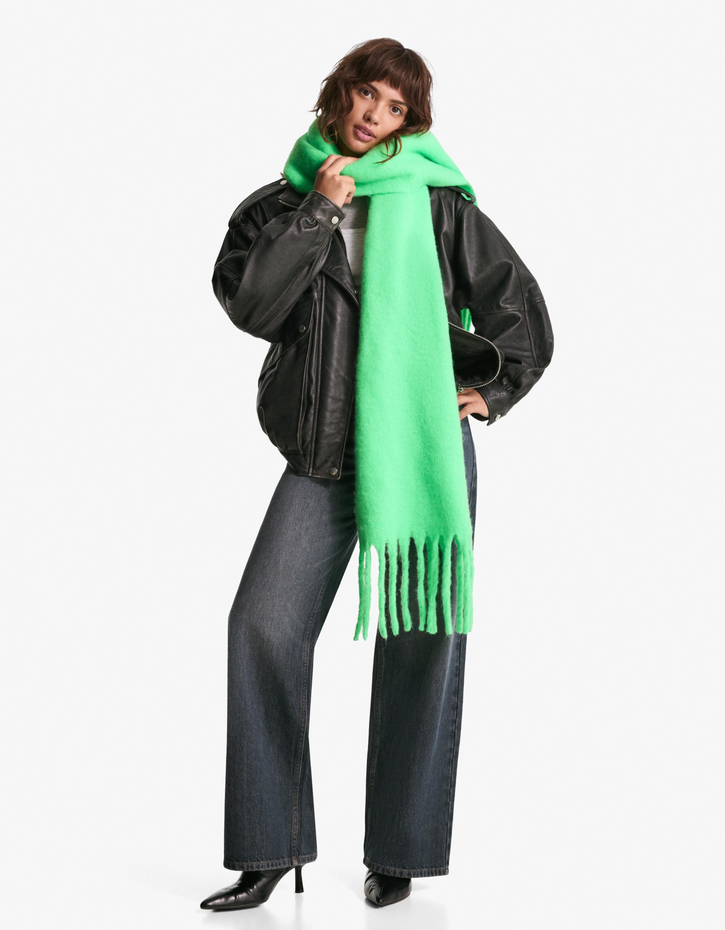 Bershka Unifarbener Schal Damen Limone