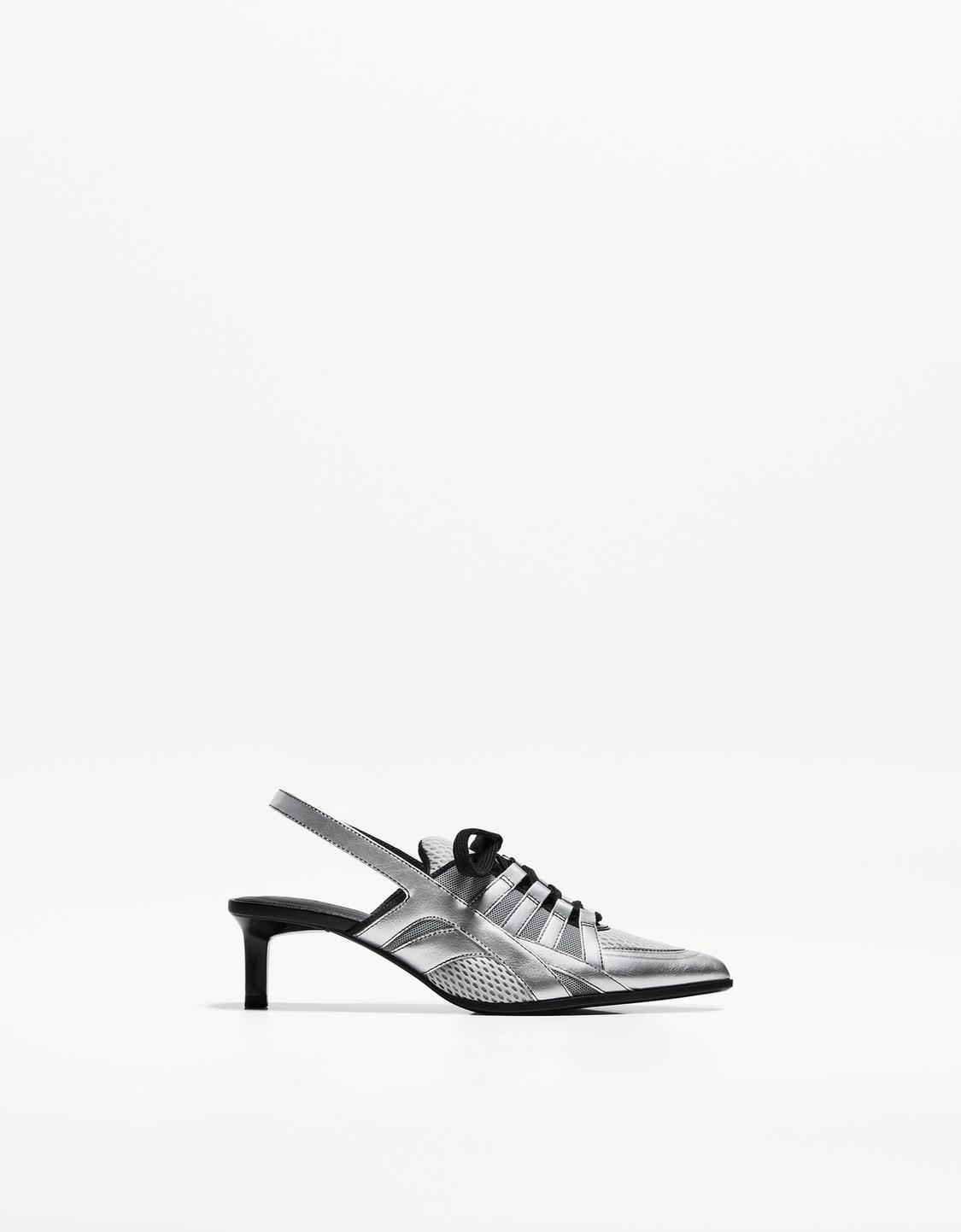 Slingback high-heel football shoes
