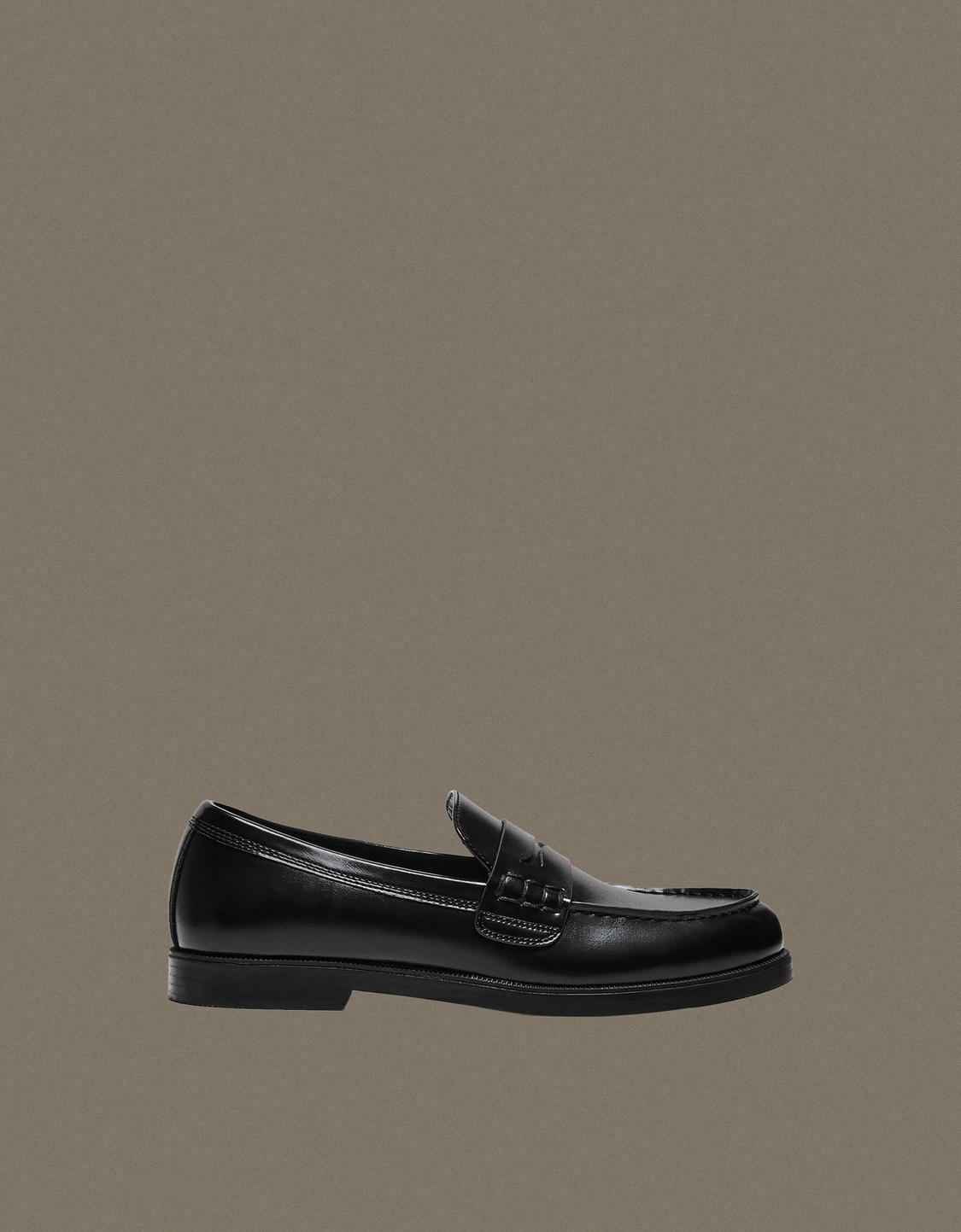Loafers with thin sole