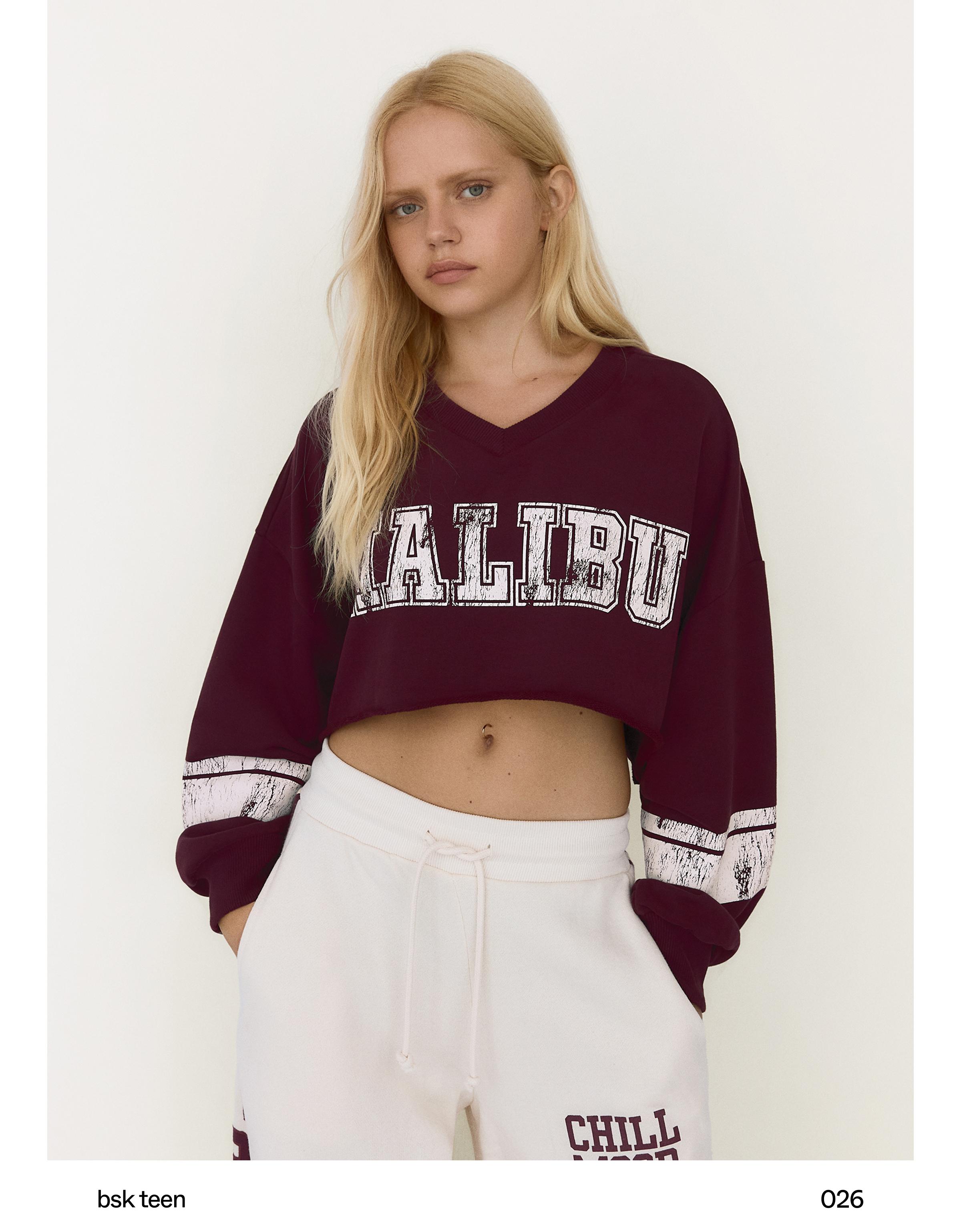 Cropped round neck print sweatshirt — Burgundy