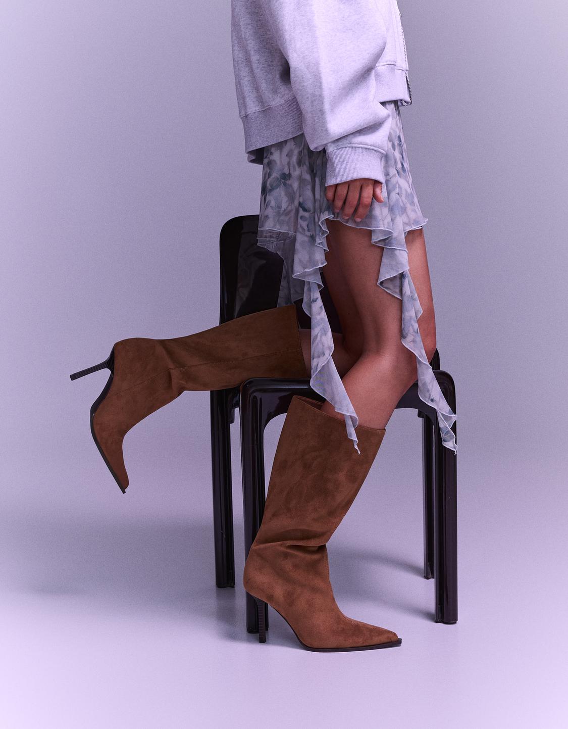 Wide-leg high-heel boots