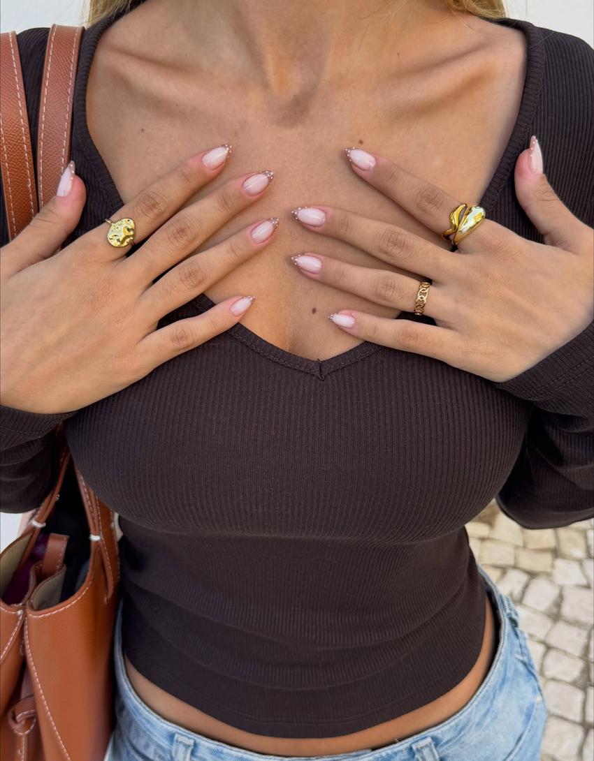 Samarreta màniga llarga coll en punta-Marró