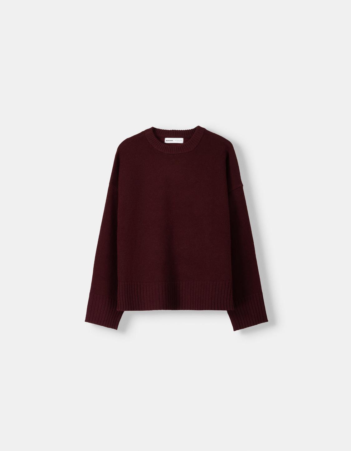 Round neck sweater