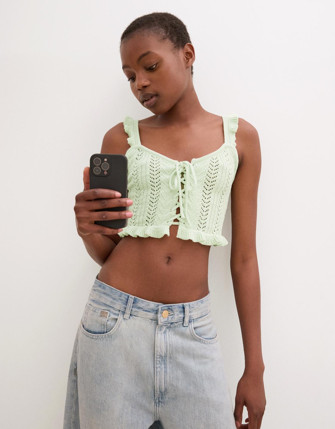 Ruffled top with tie