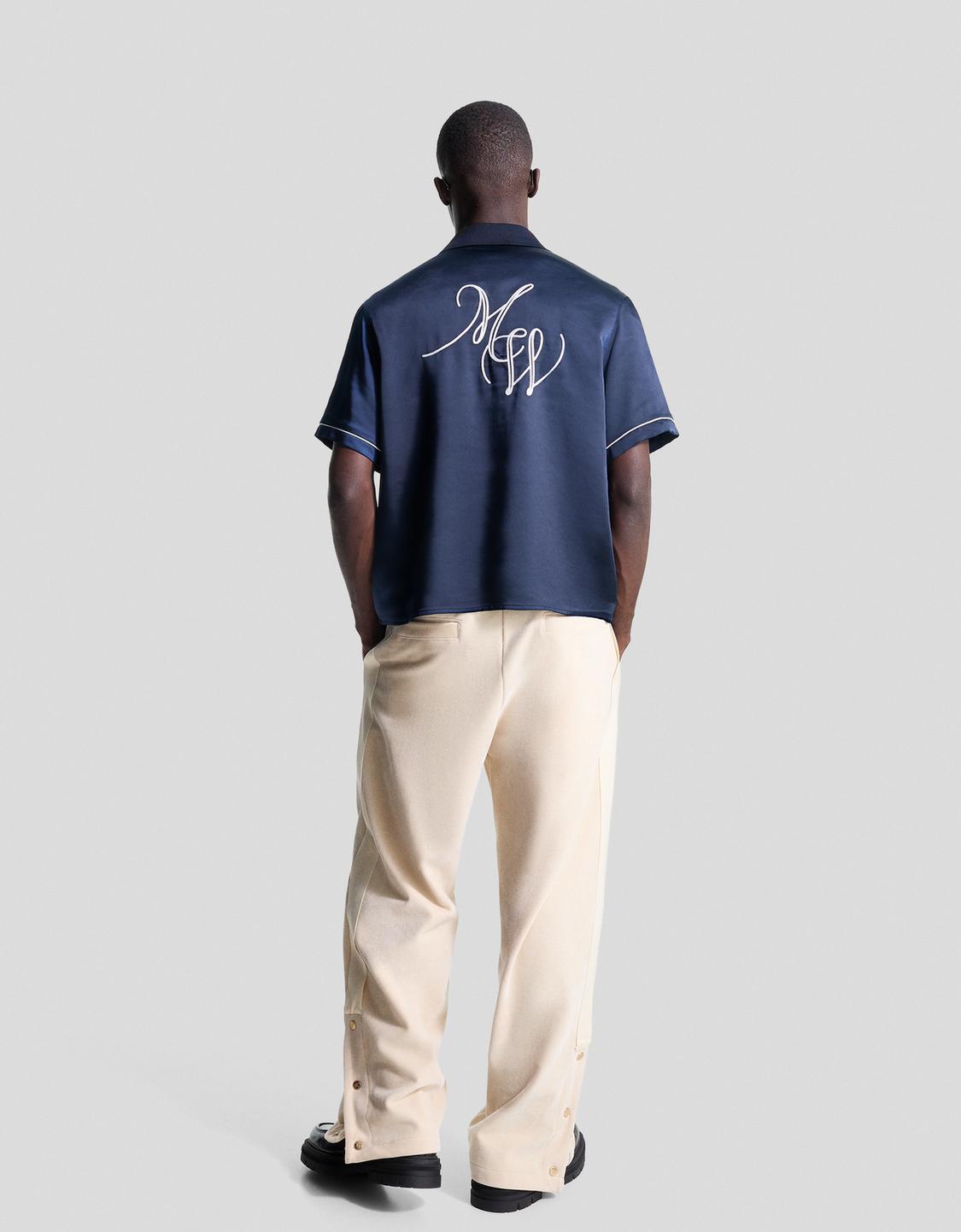 Short-sleeve cropped satin shirt