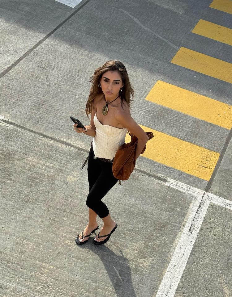 İnce çizgili korse top