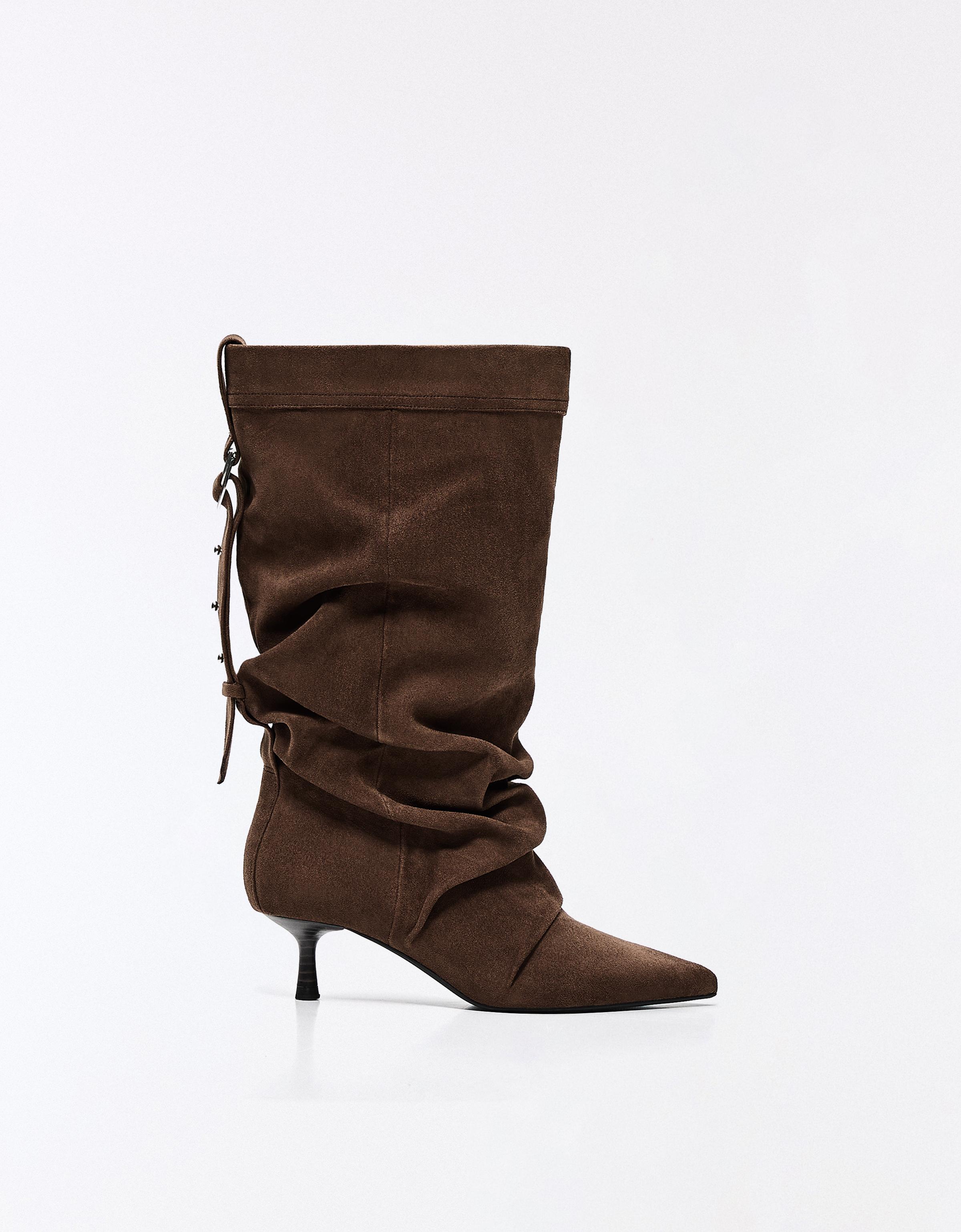 Adjustable slouchy heeled ankle boots — Brown