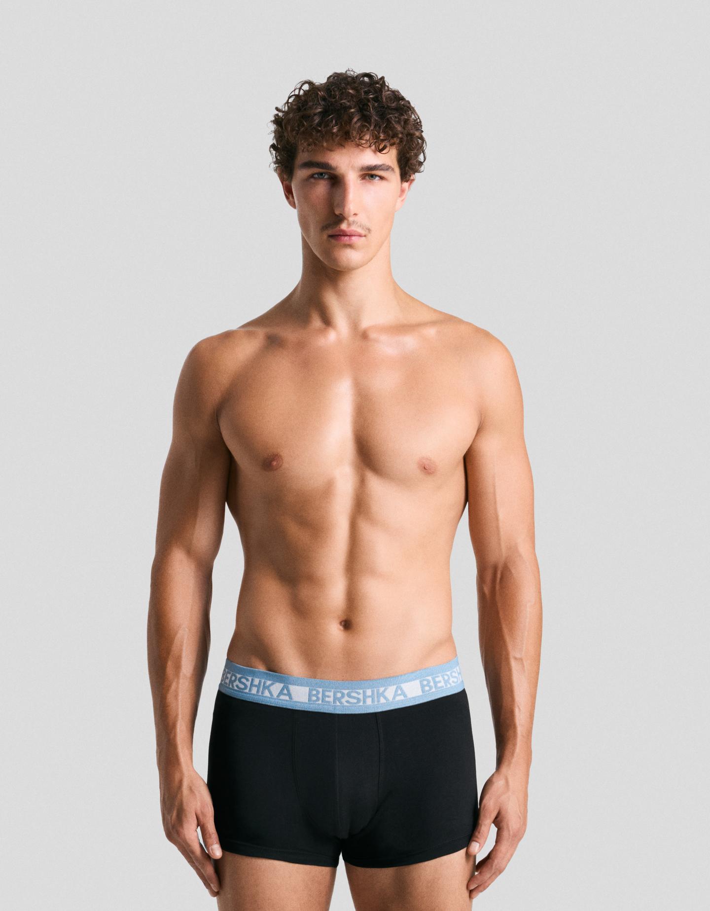 Bershka trójpak bokserek z nadrukiem w pasie czarny