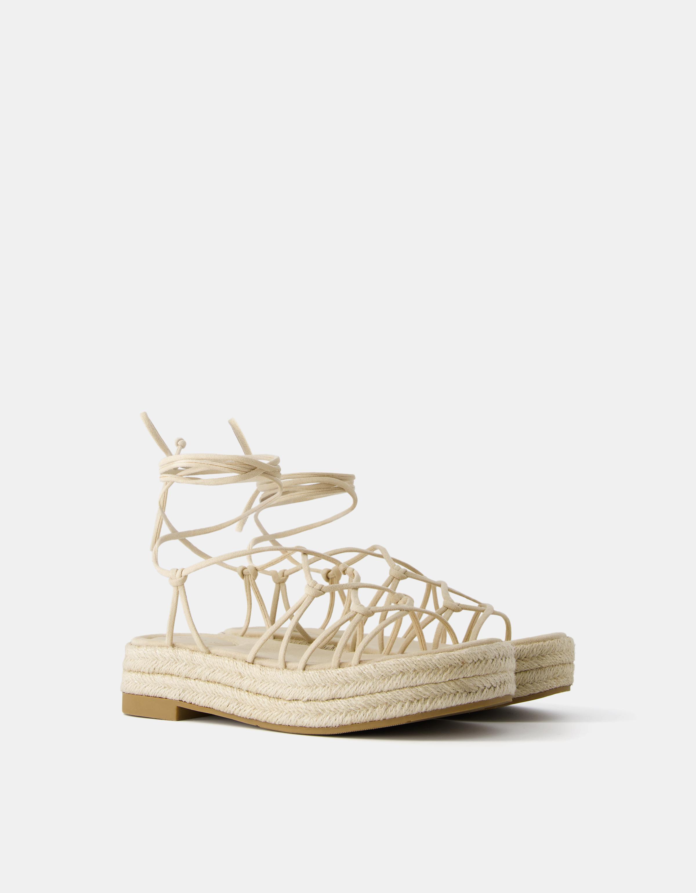 Bershka Flache Jute-Sandalen Mit Schnürung Damen 40 Sandfarbe