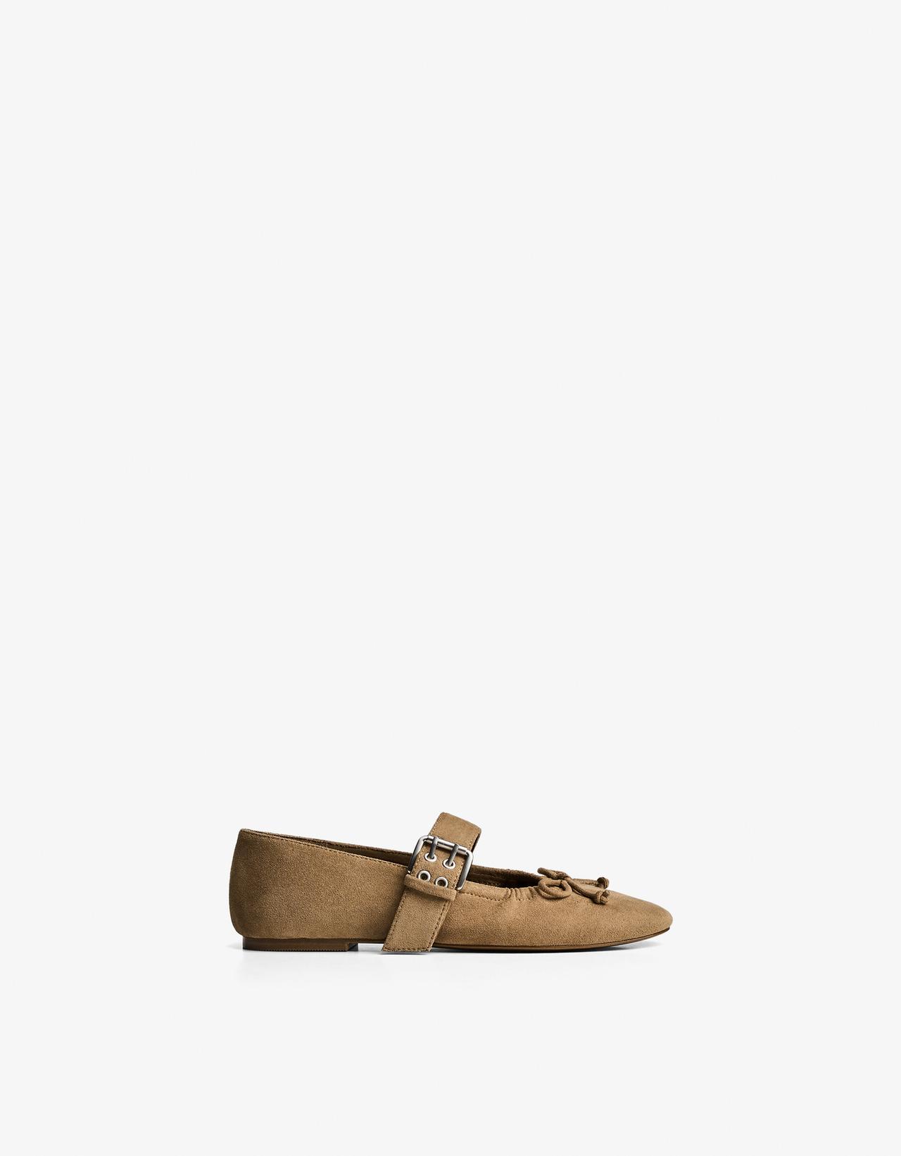 BUCKLED BALLERINAS — Tan