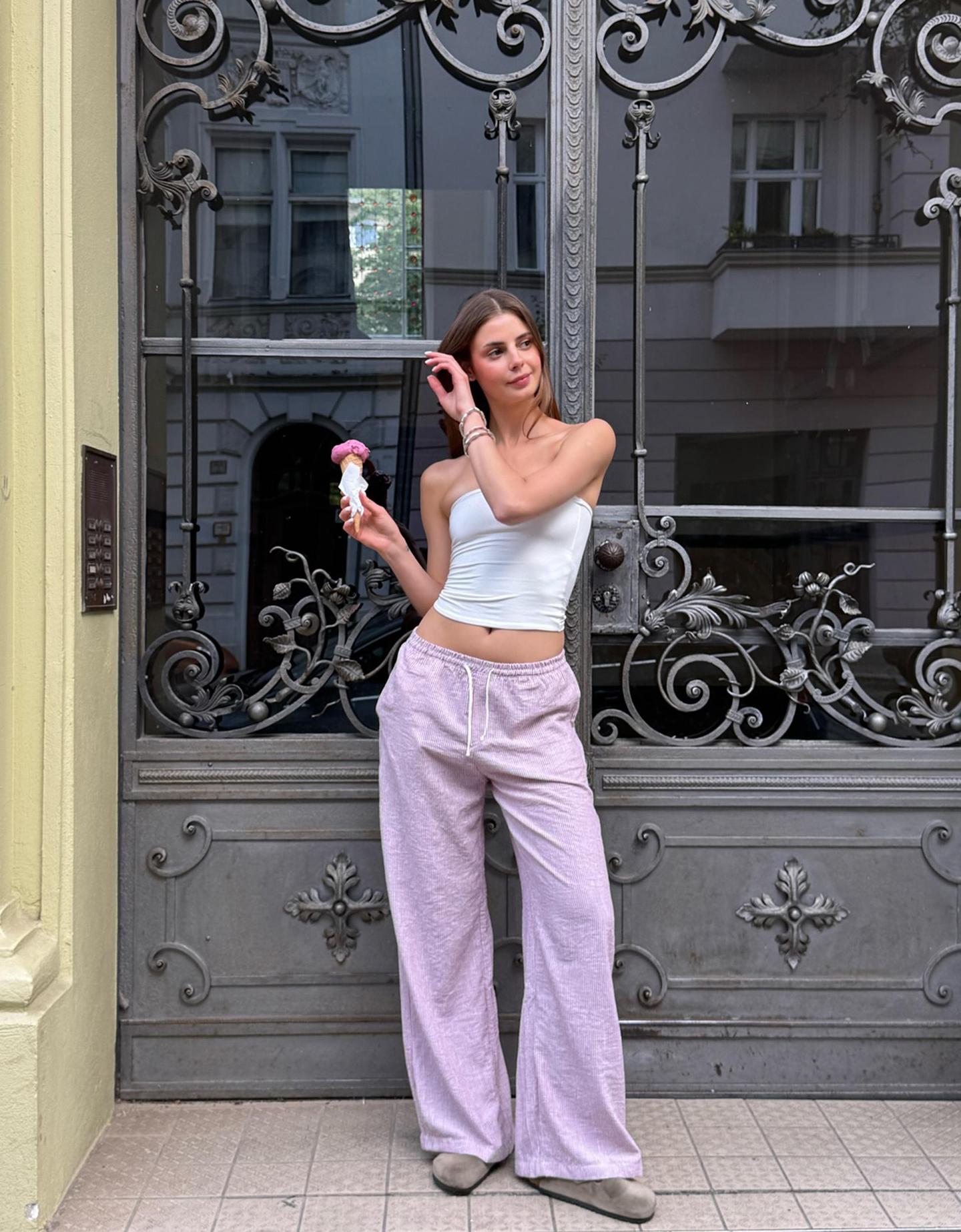 Bershka spodnie w rustykalnym stylu w paski bordowy