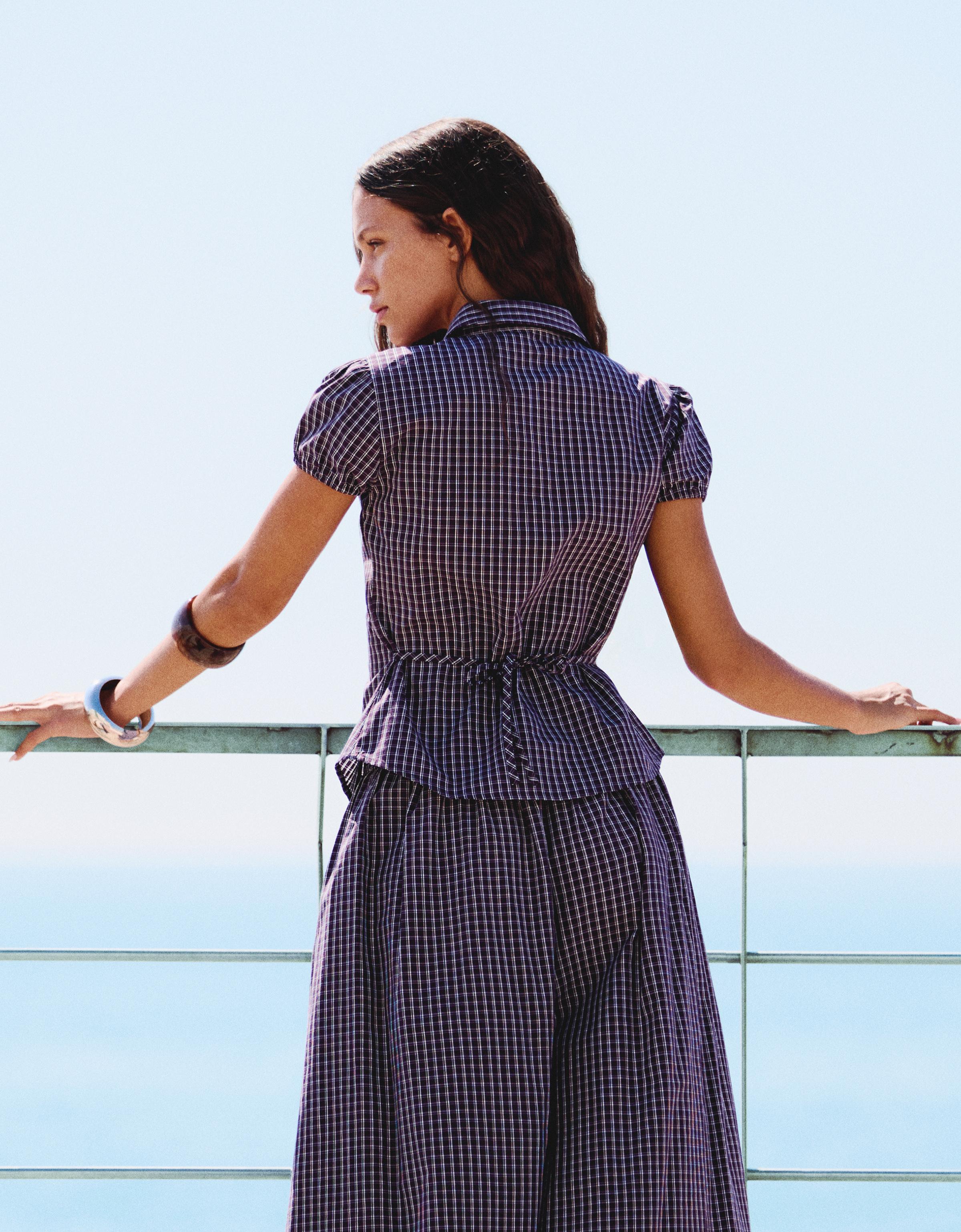 Short sleeve poplin tie-front shirt