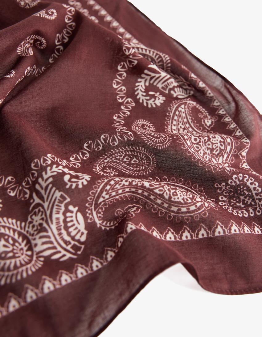 Lenço estampado bandana-Marrom