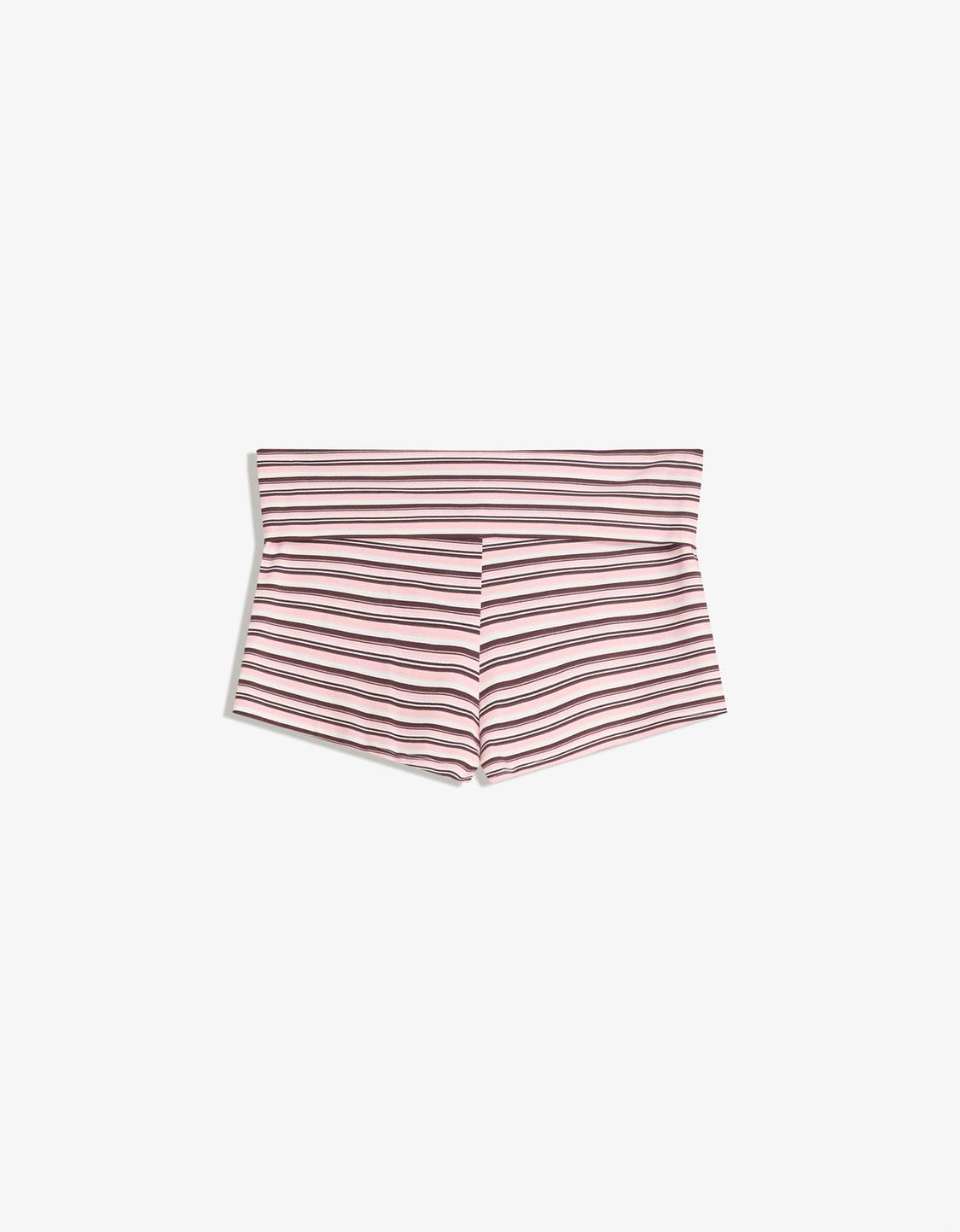 Shorts with turn-up waistband