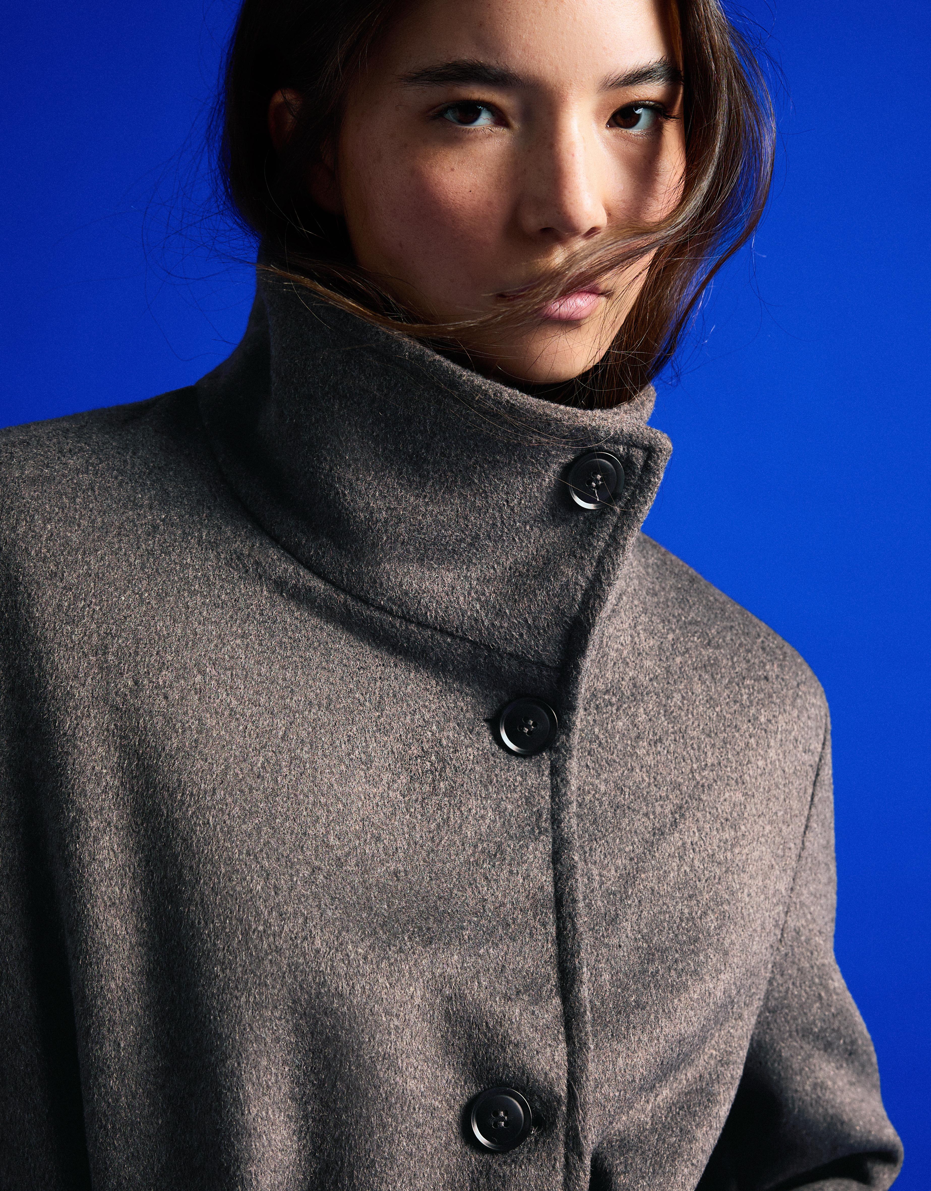 Long funnel neck coat with belt — Dark grey