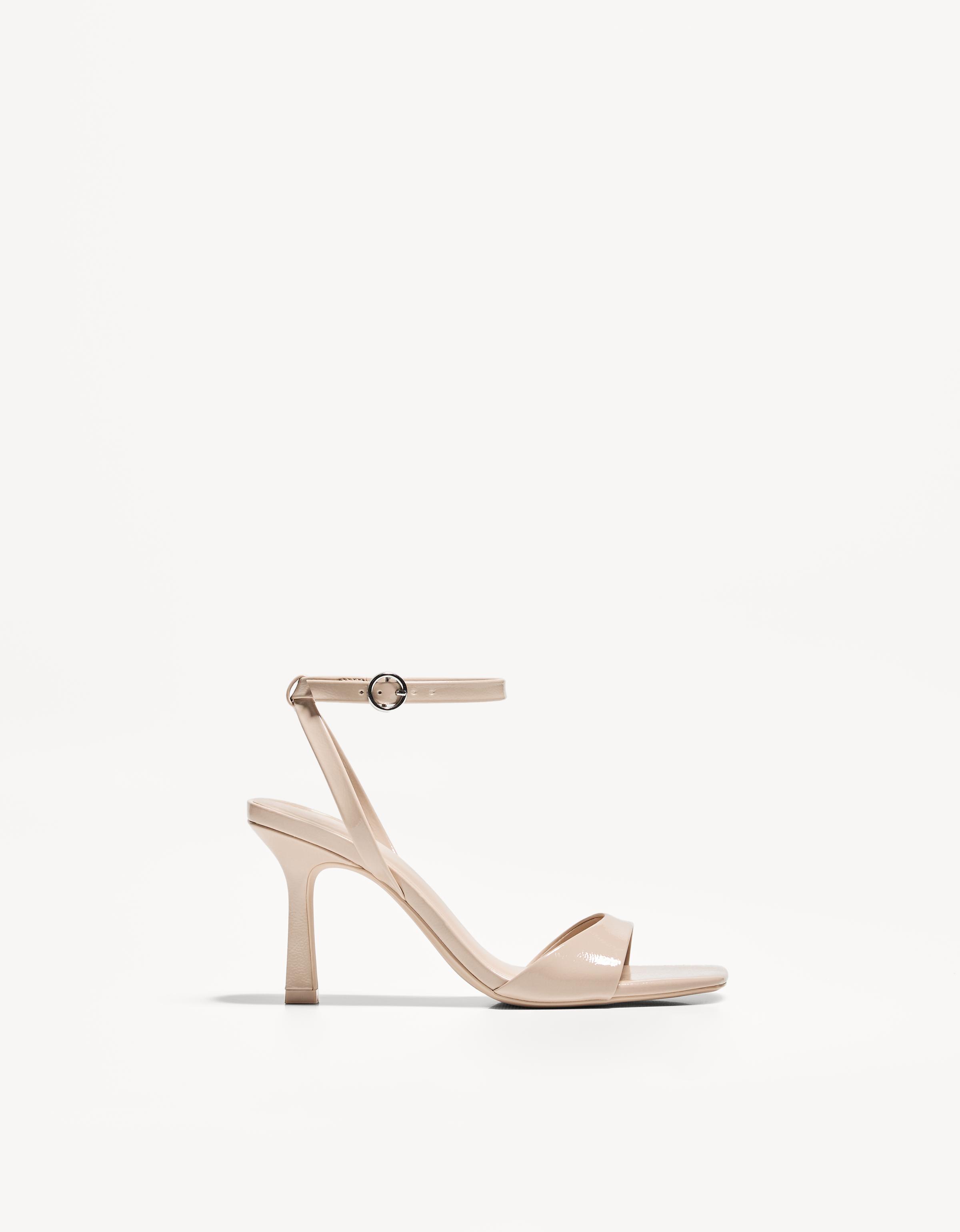 Bershka Absatzsandalen Mit Knöchelriemchen Damen 35 Rohweiß