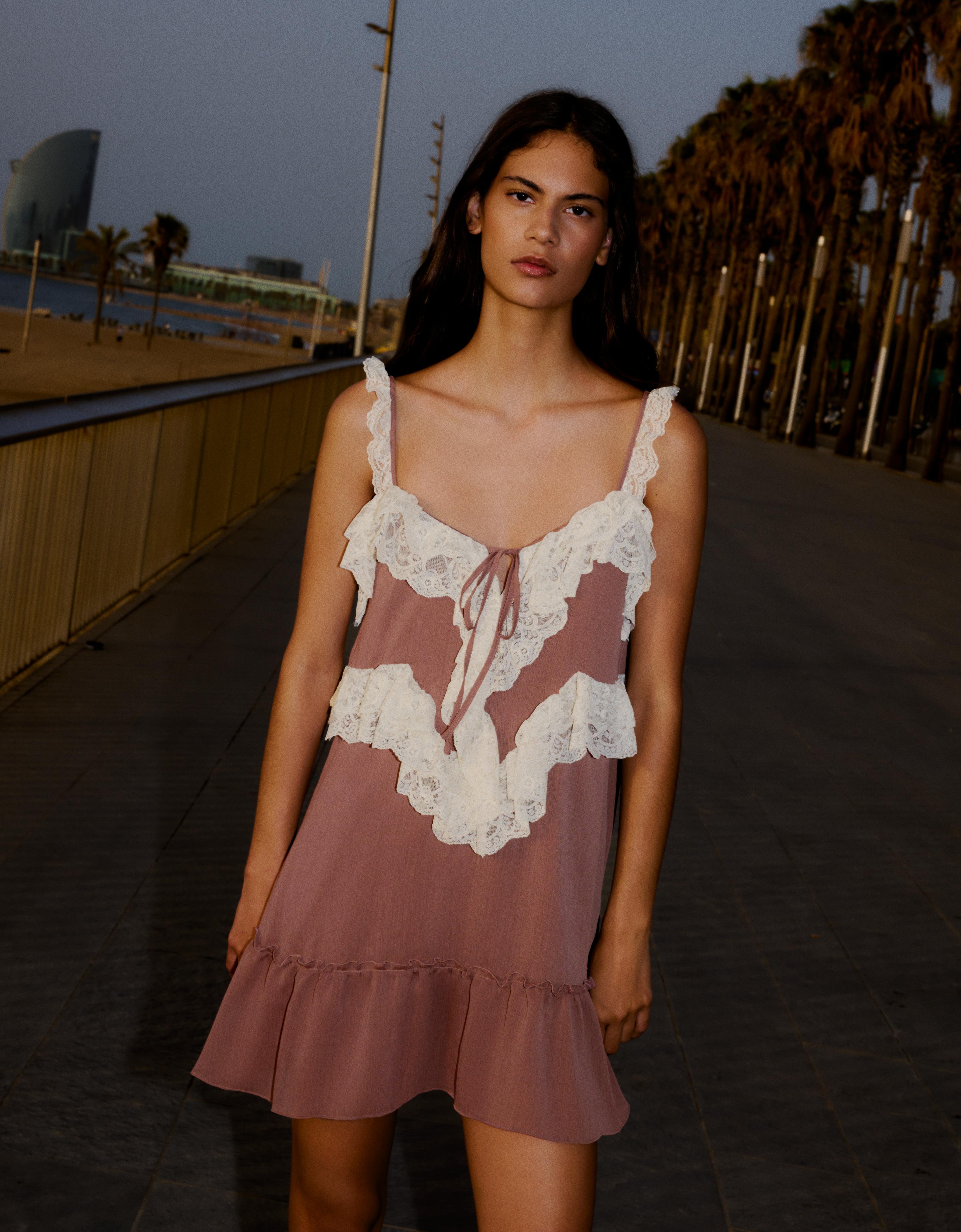 Bershka Vestido Mini Romántico Tirantes Encaje Mujer L 0-135