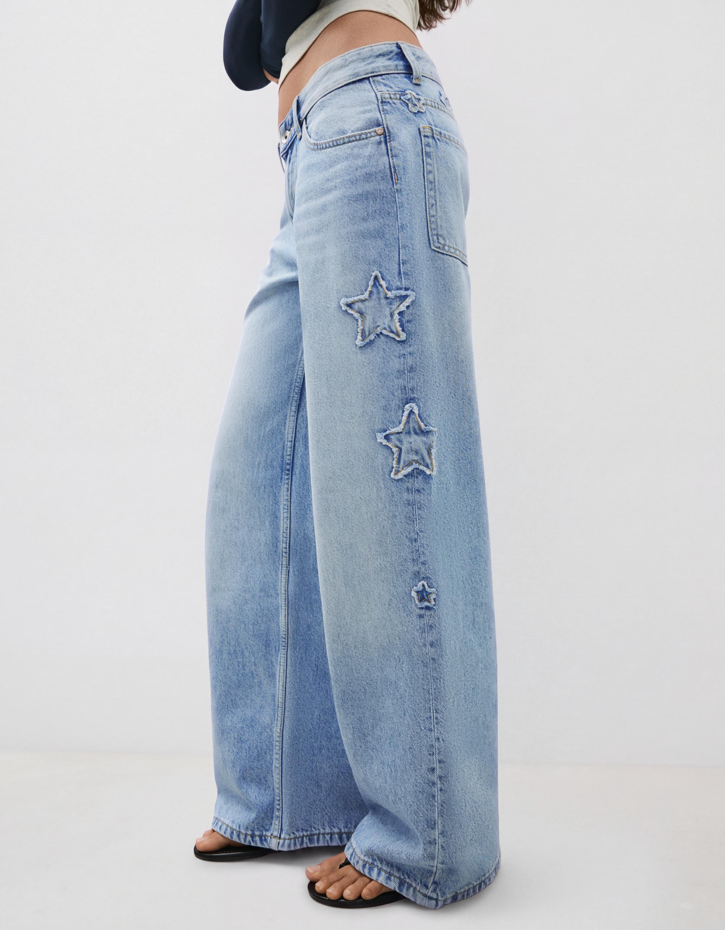 Boyfriend jeans with star print — Light blue