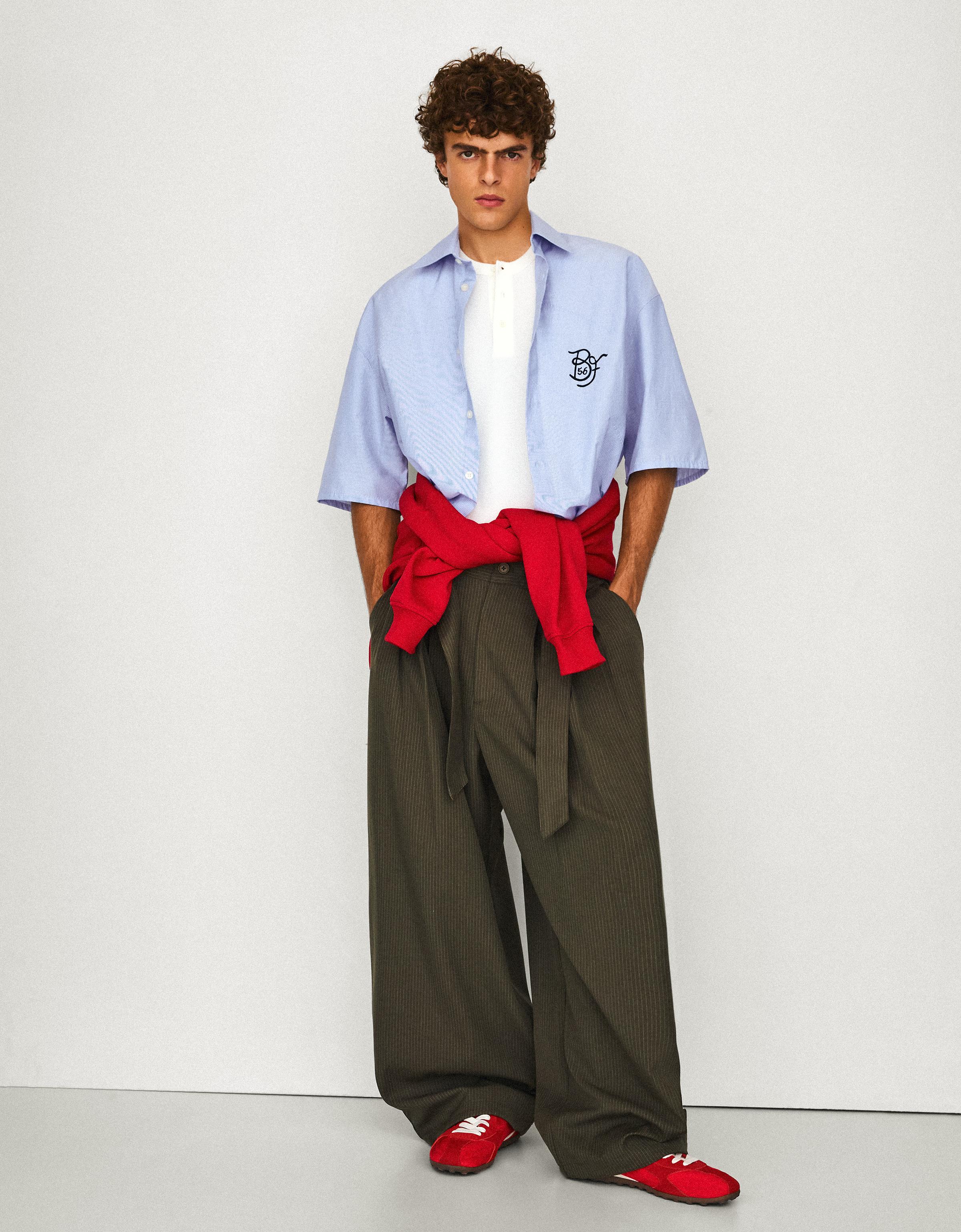 Barrel-leg trousers with darts and belt — Khaki