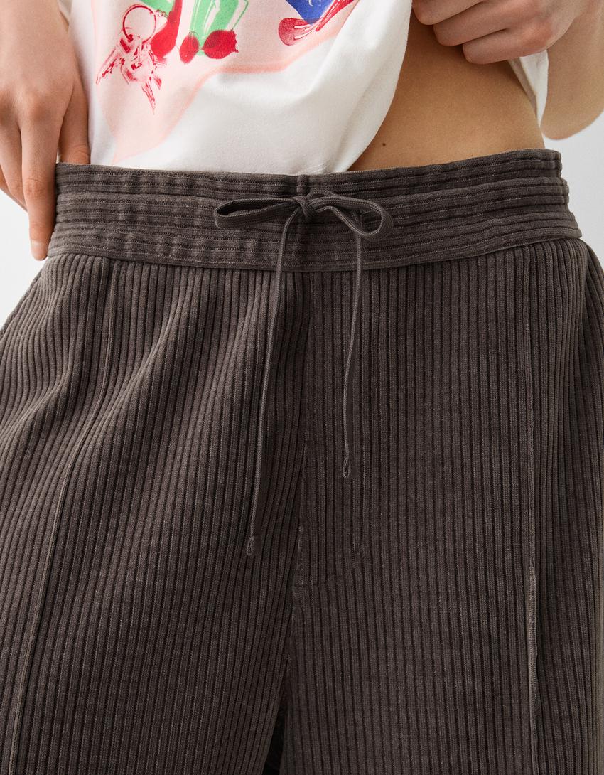 Loose fit chenille Bermuda shorts-Brown-2