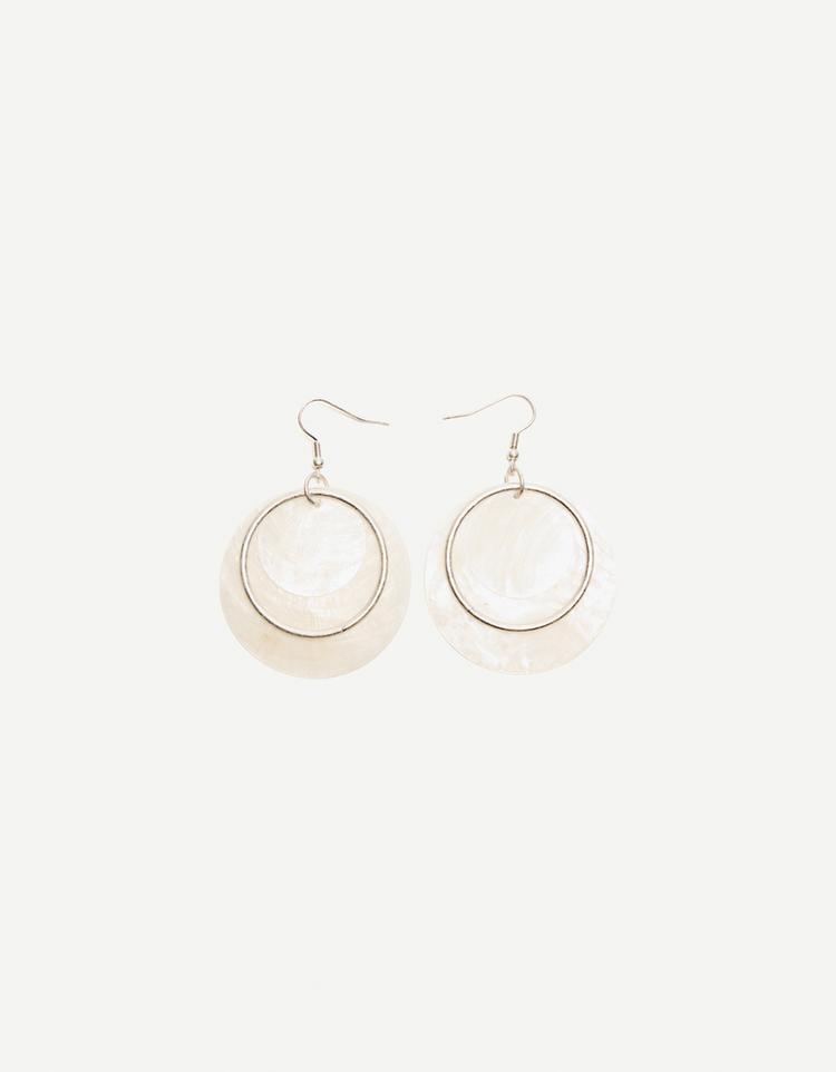 Pearly earrings