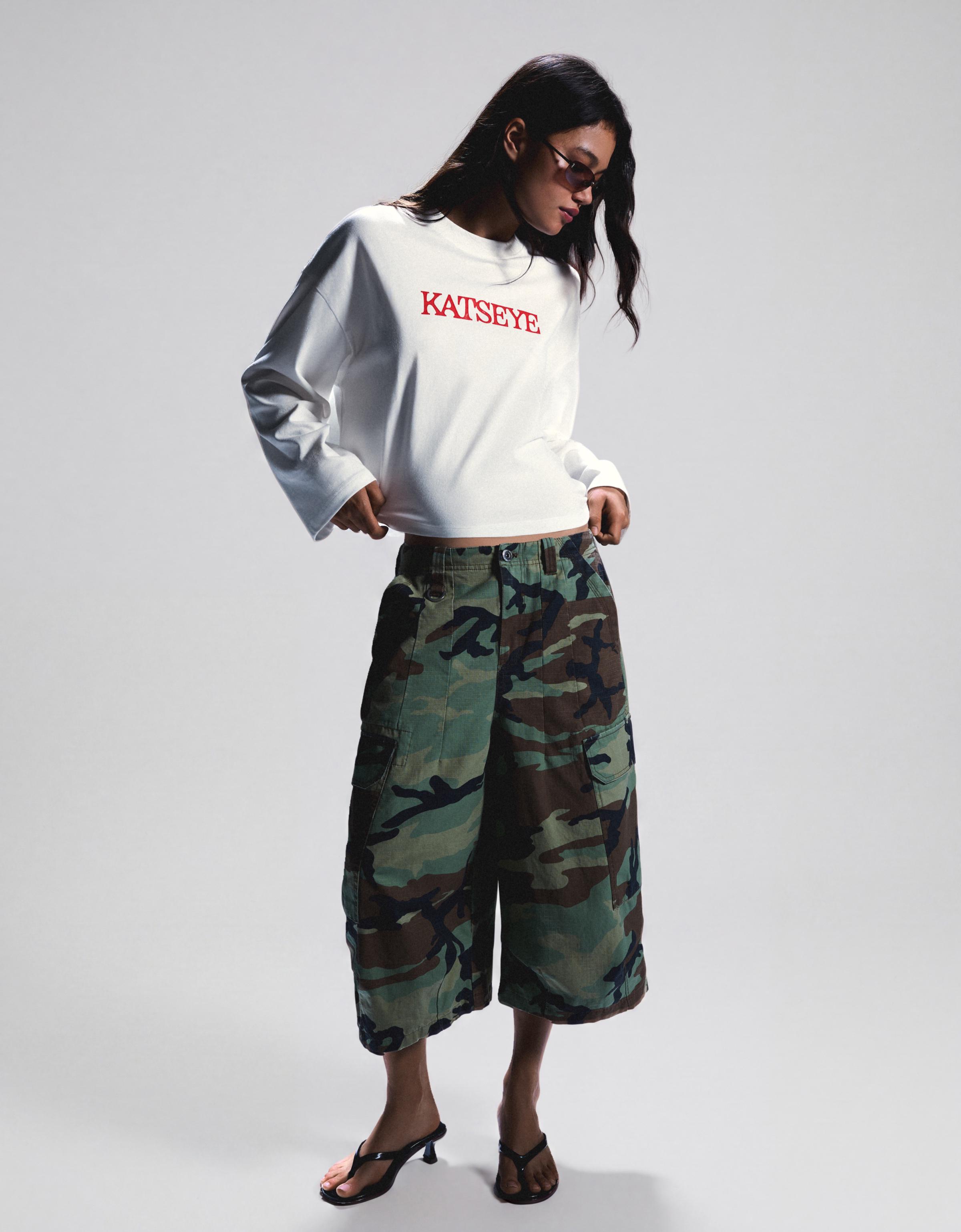 KATSEYE print long sleeve T-shirt — Off white