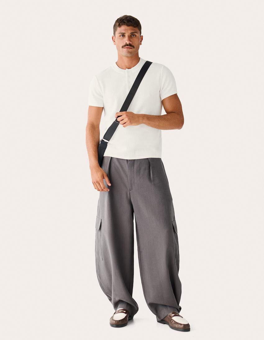 تيشرت بأكمام قصيرة بطبعة خبز-أبيض