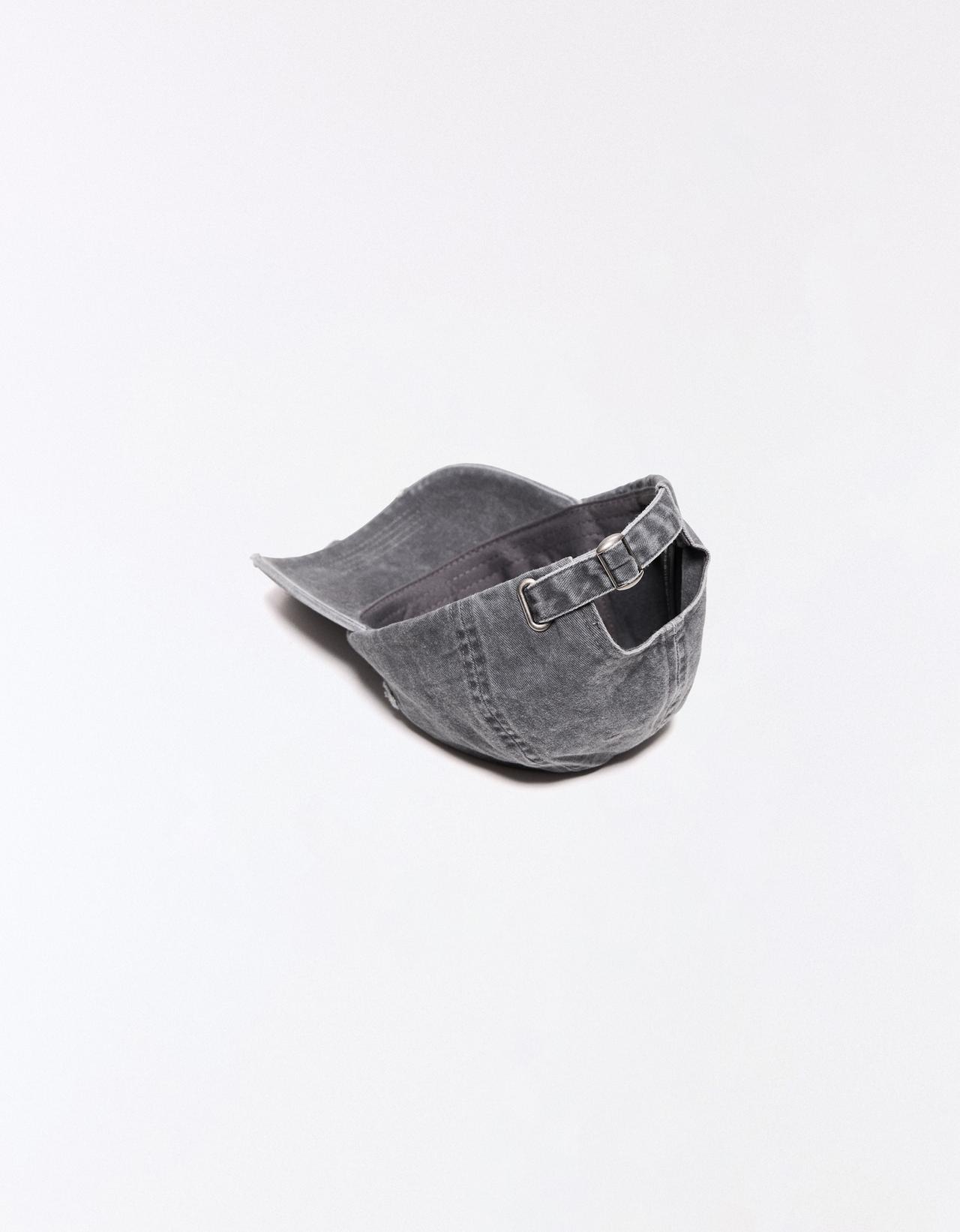 Washed effect cap — Black