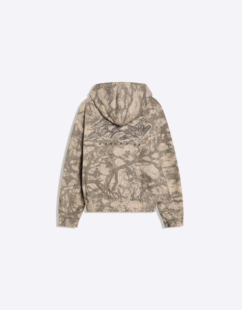 Cazadora con capucha estampada-Marrón