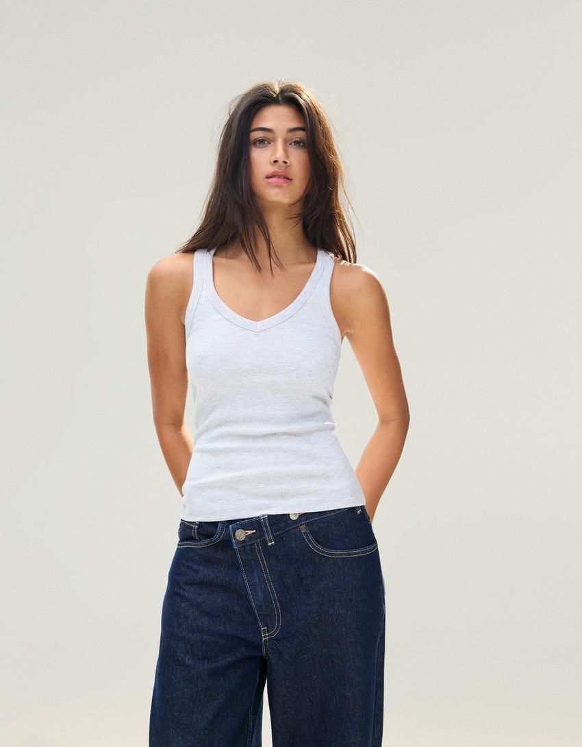 Camiseta tirantes cuello pico-Gris