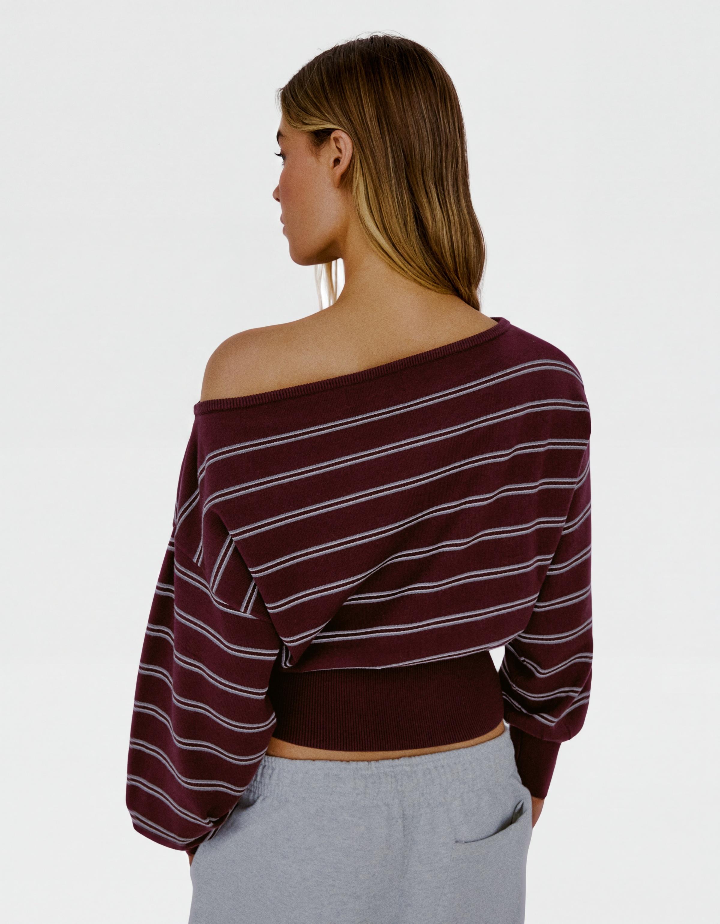 Asymmetric neck jumper — Burgundy