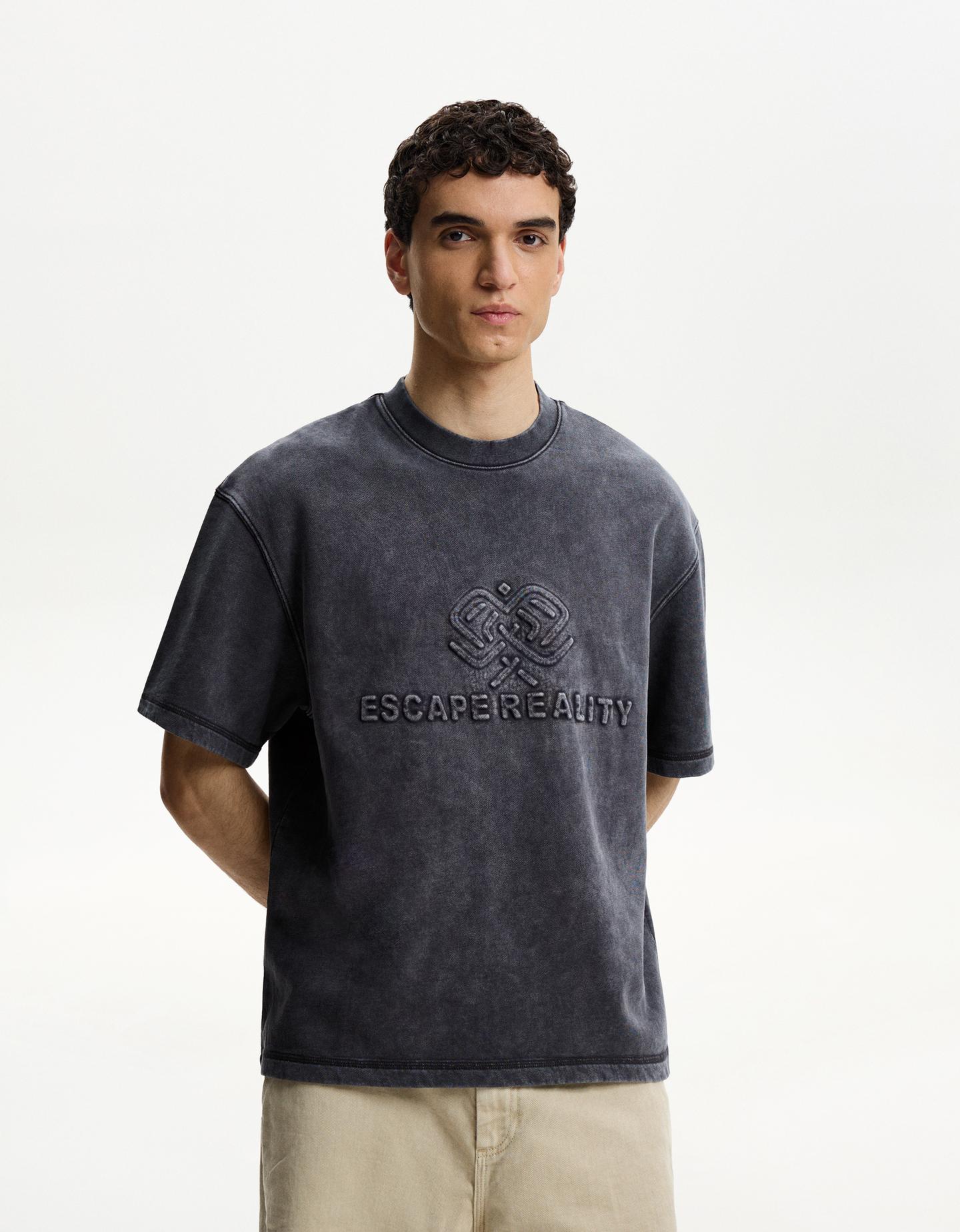 Bershka pluszowa koszulka z krótkim rękawem i haftem szary