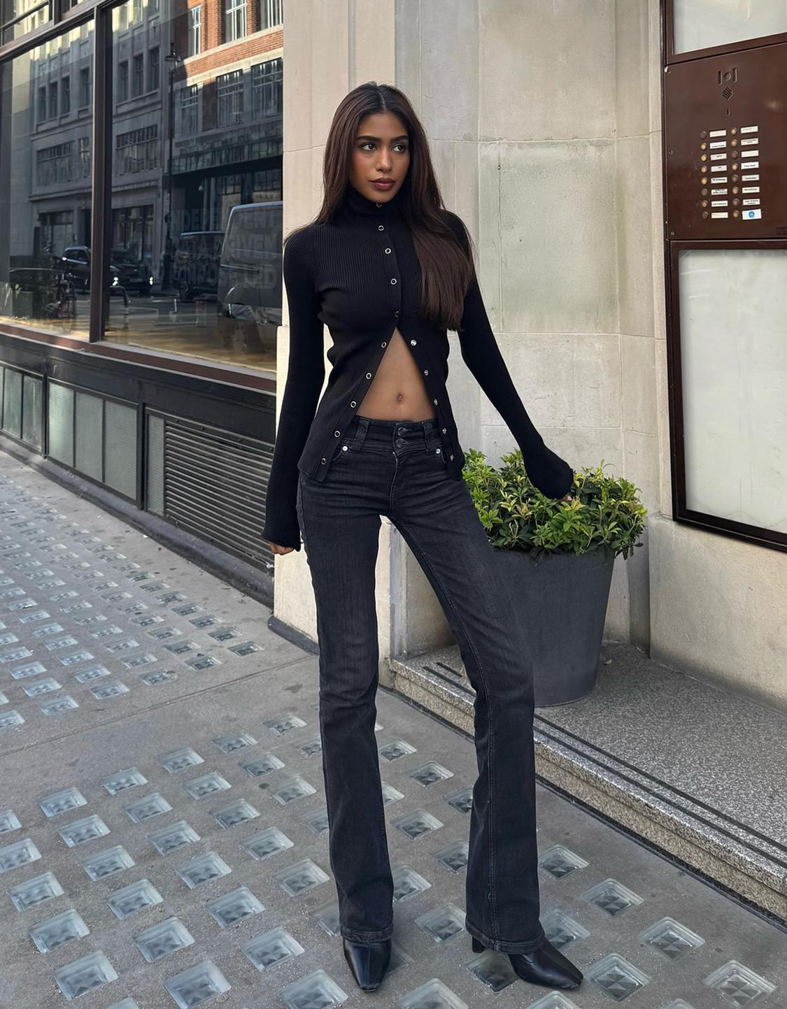 Boot-cut jeans with flaps
