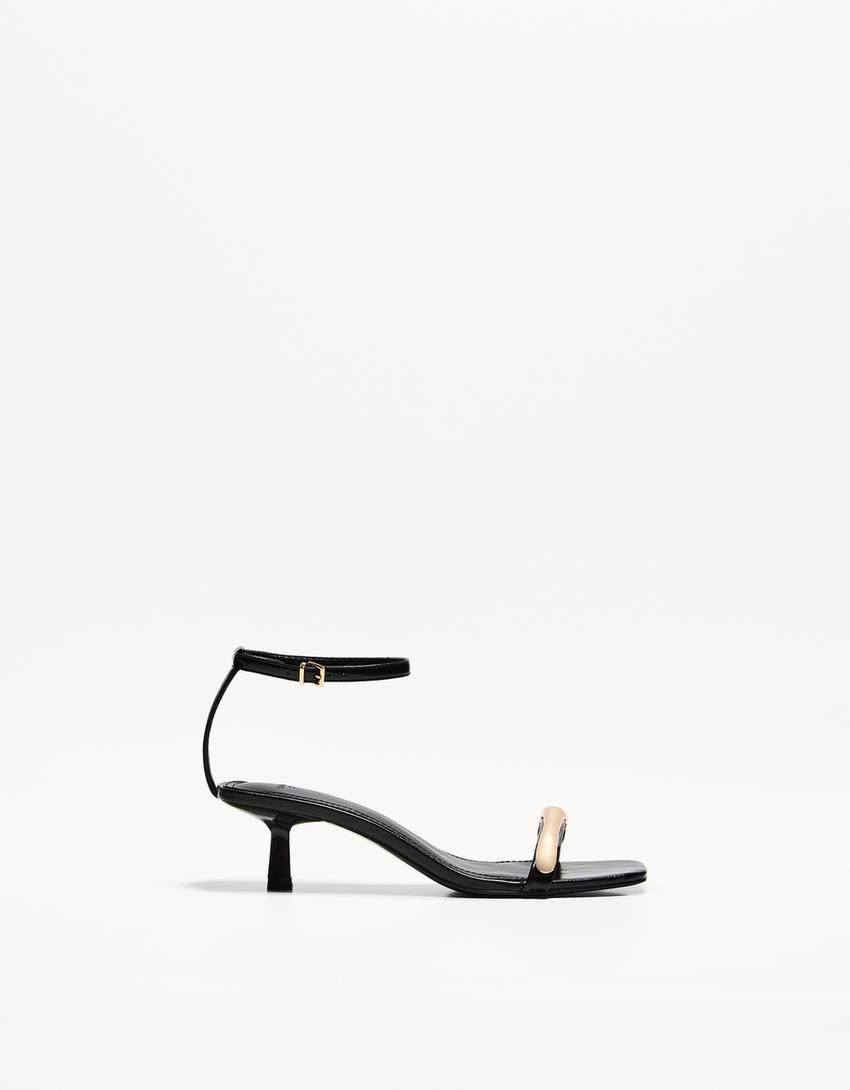 Sandales talon kitten heel détail métallique-Noir