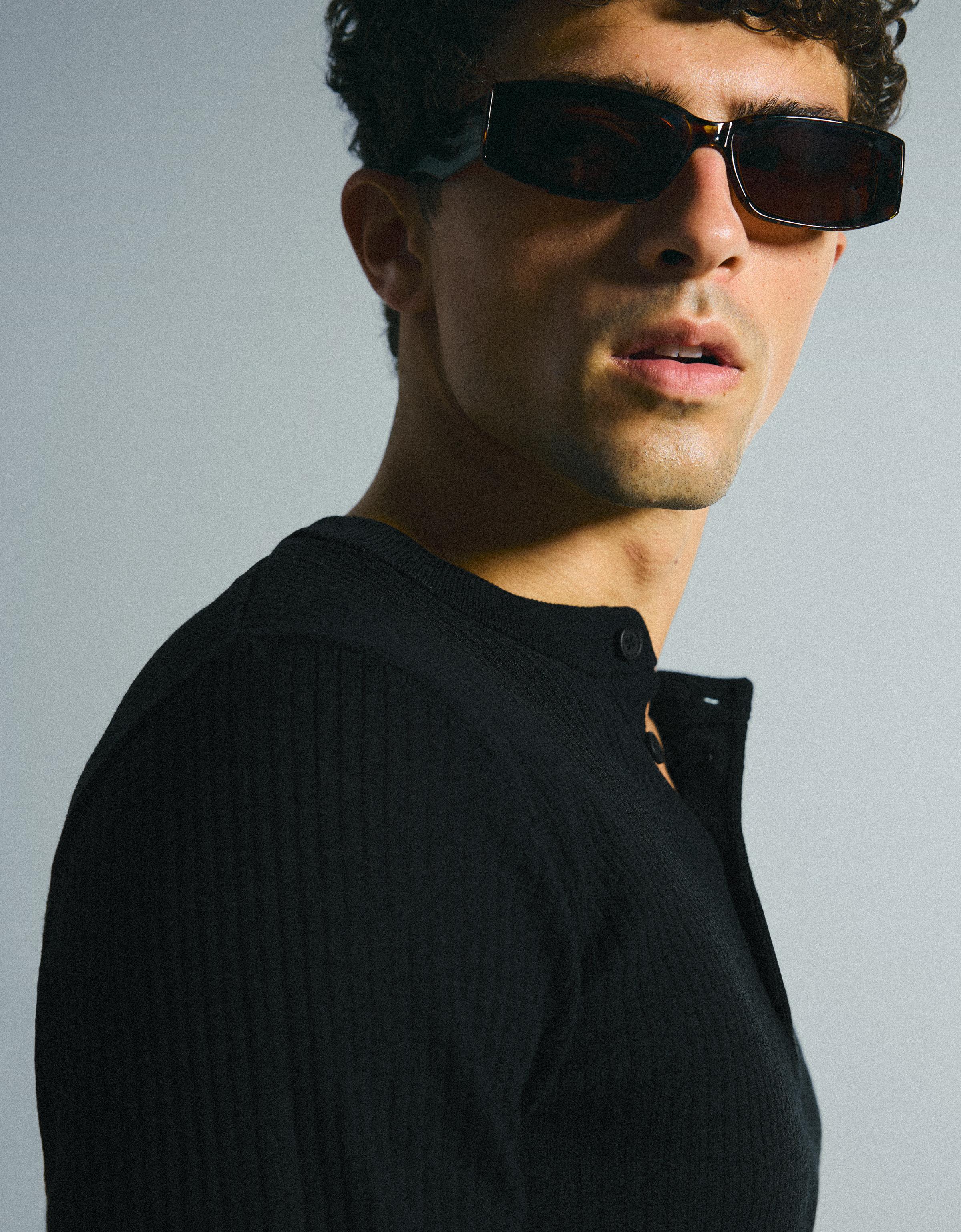 Henley knit jumper — Black