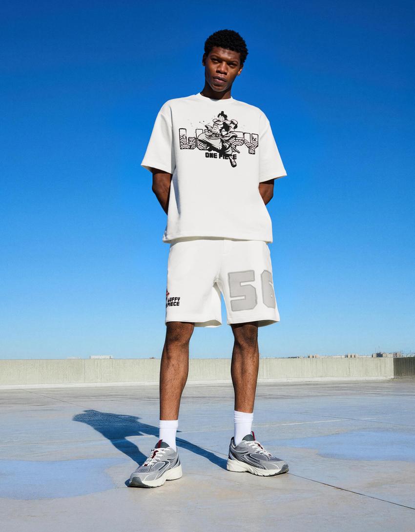 T-shirt One Piece molleton manches courtes imprimé-Blanc cassé