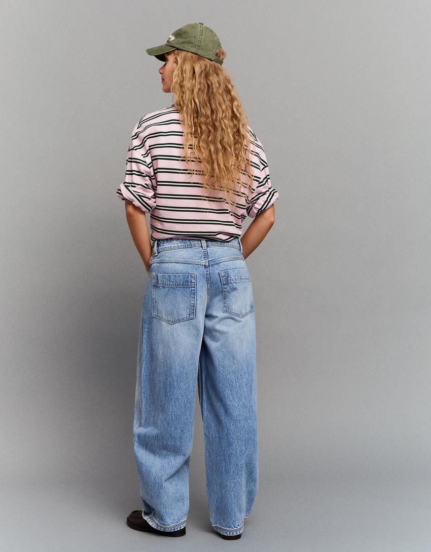 Low-rise wide-leg barrel jeans with front buttons-Light blue