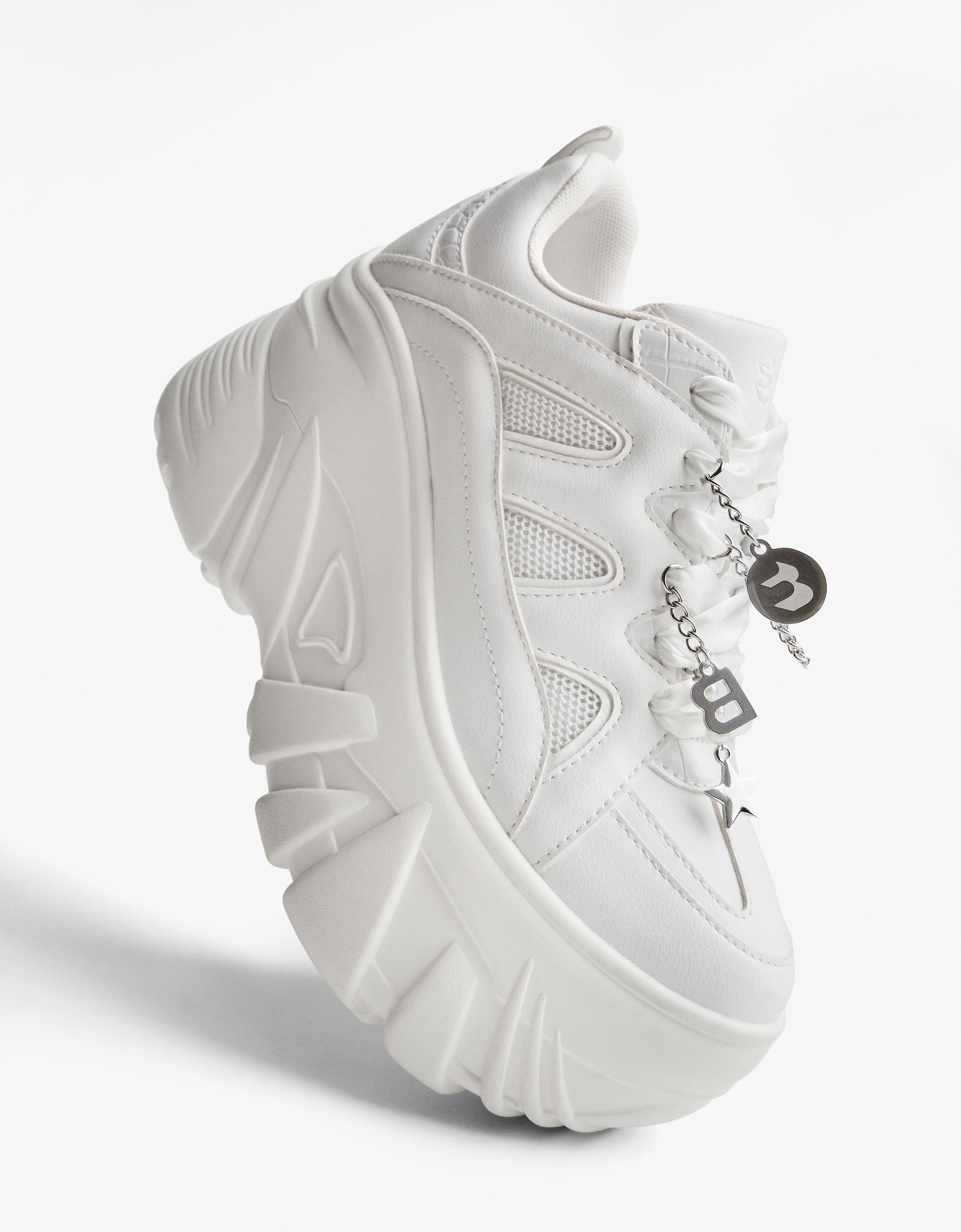 XL platform sneakers with charms - Shoes - BSK Teen | Bershka