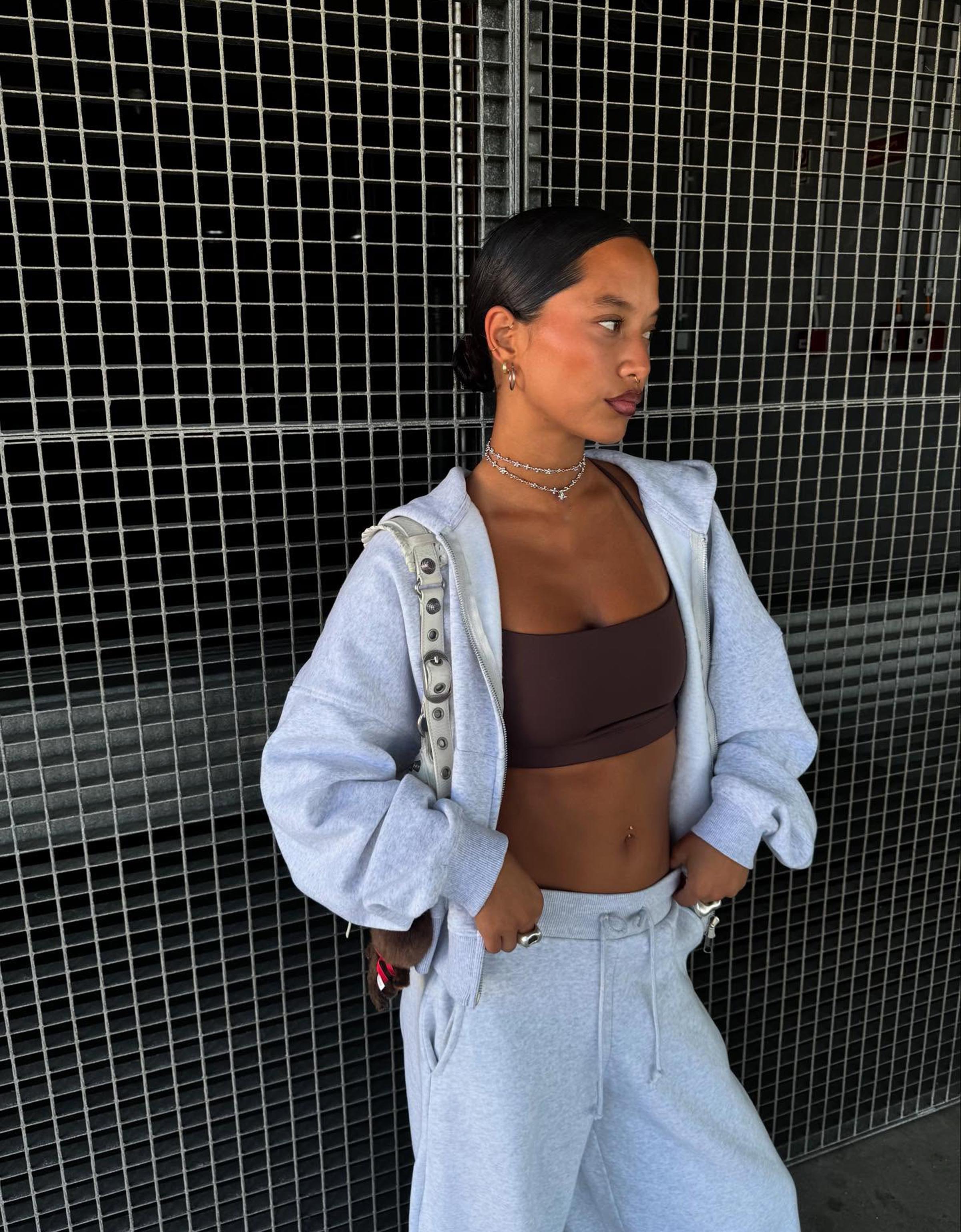 Kapüşonlu oversize fermuarlı sweatshirt - Görsel 6