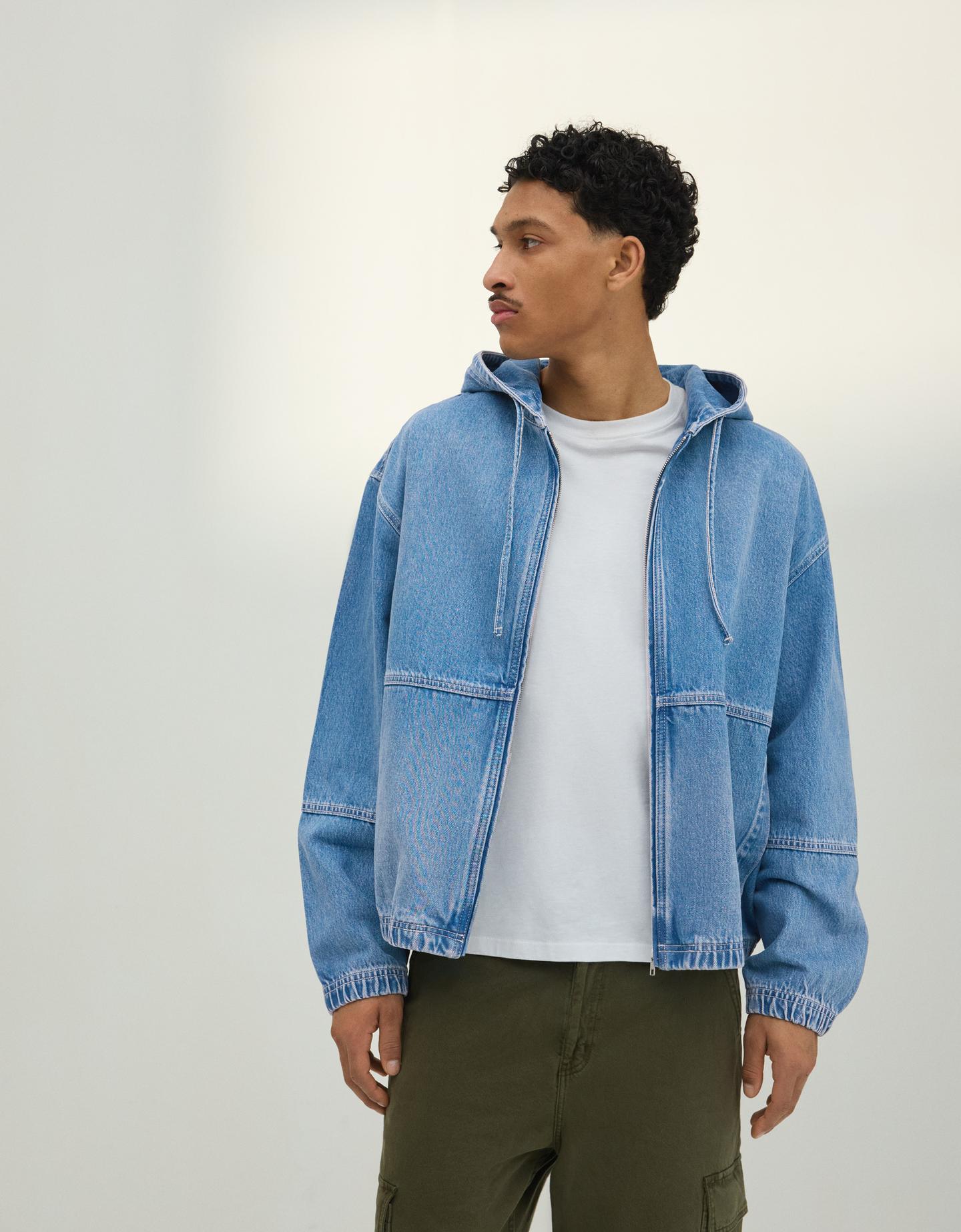 Bershka kurtka denim z kapturem wyblakły niebieski