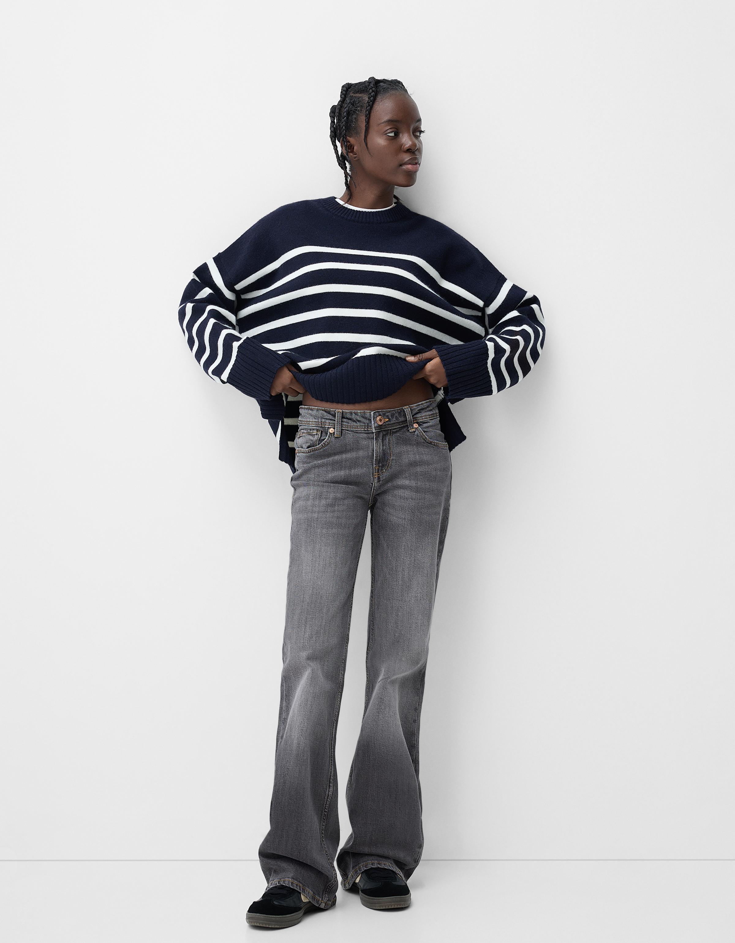 Low waist boot-cut jeans - Pants - BSK Teen | Bershka