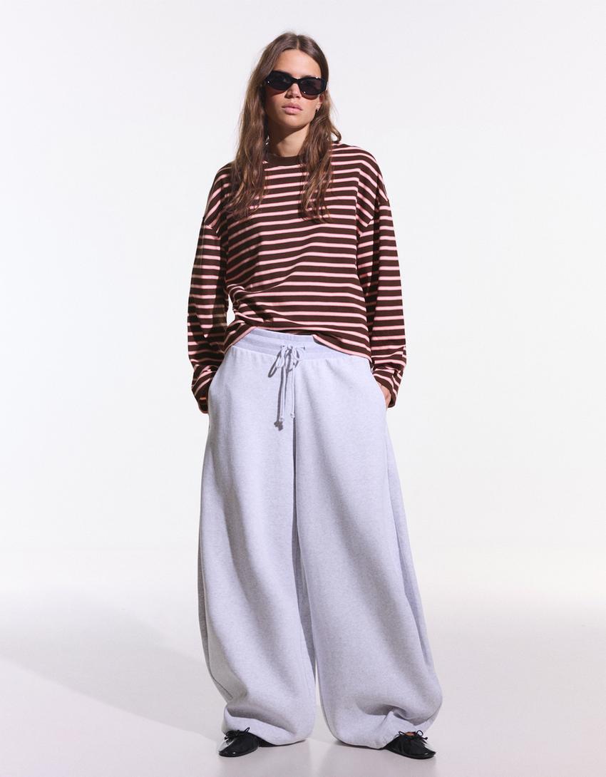 تيشرت بأكمام طويلة وطبعة-بني