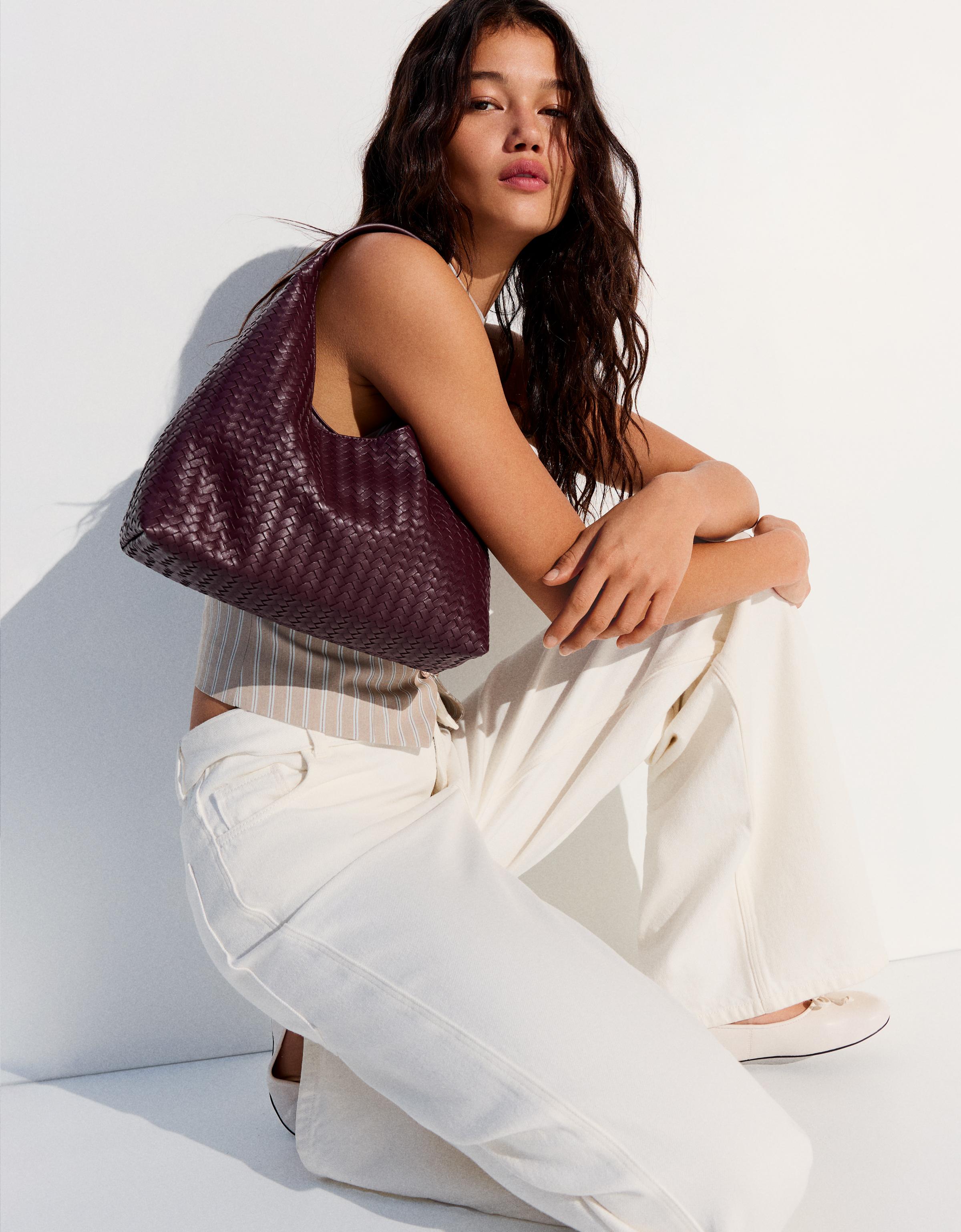 Woven bucket bag — Burgundy