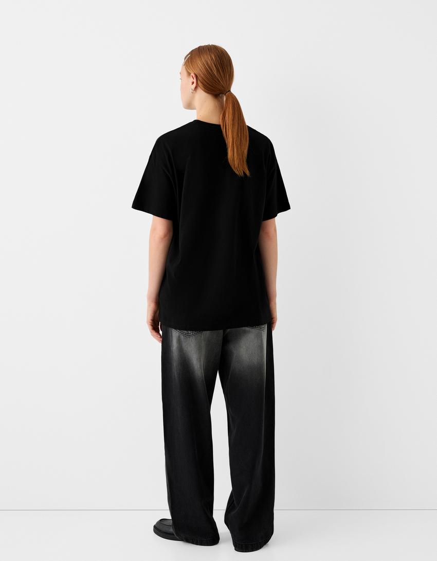 T-shirt Bershka Wearable Art oversize fit com estampado-Preto-2