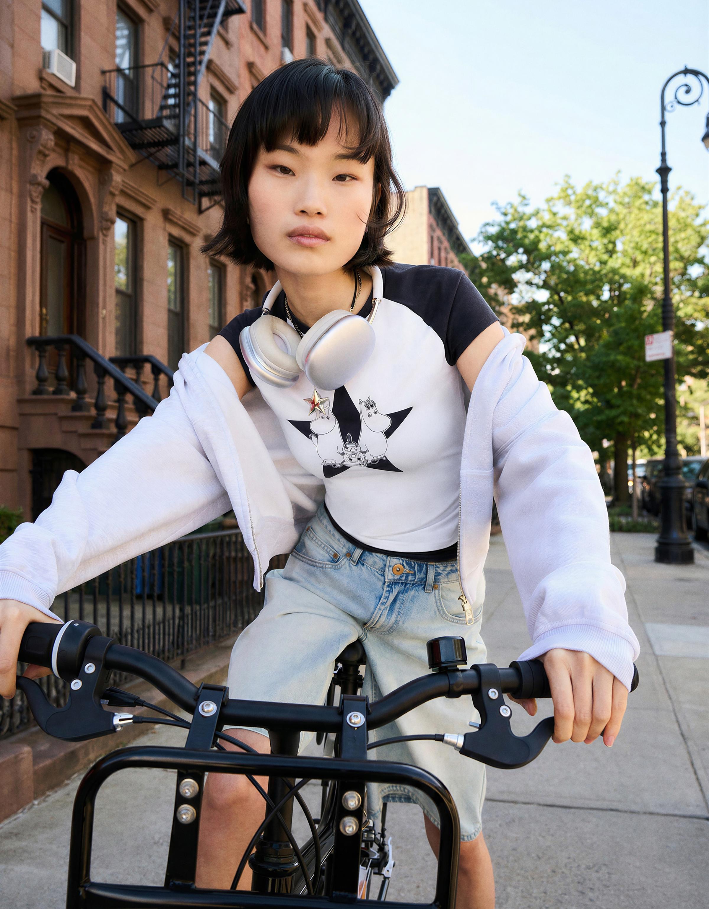 Bershka Camiseta Moomin Manga Corta Print Mujer L Blanco Roto
