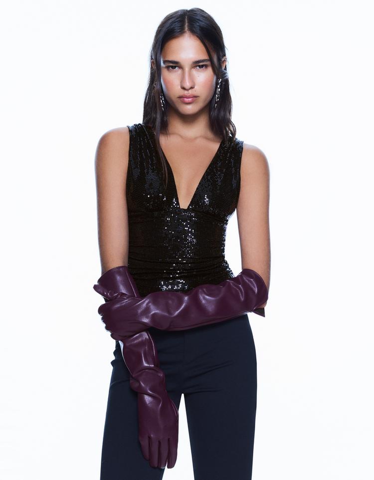 Top ajustado frunces brillo