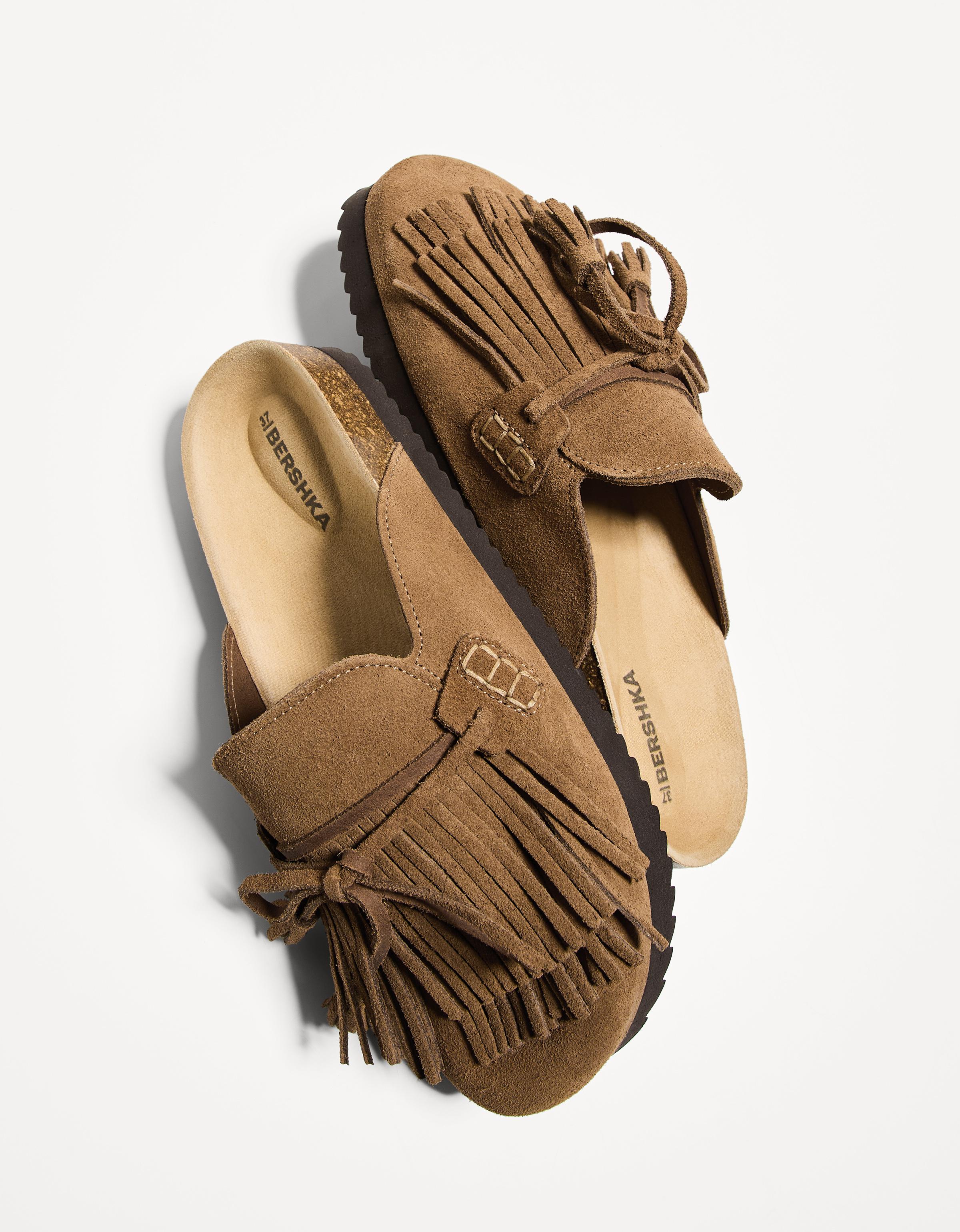 Flat LEATHER clogs with fringe detail - Shoes - Women | Bershka