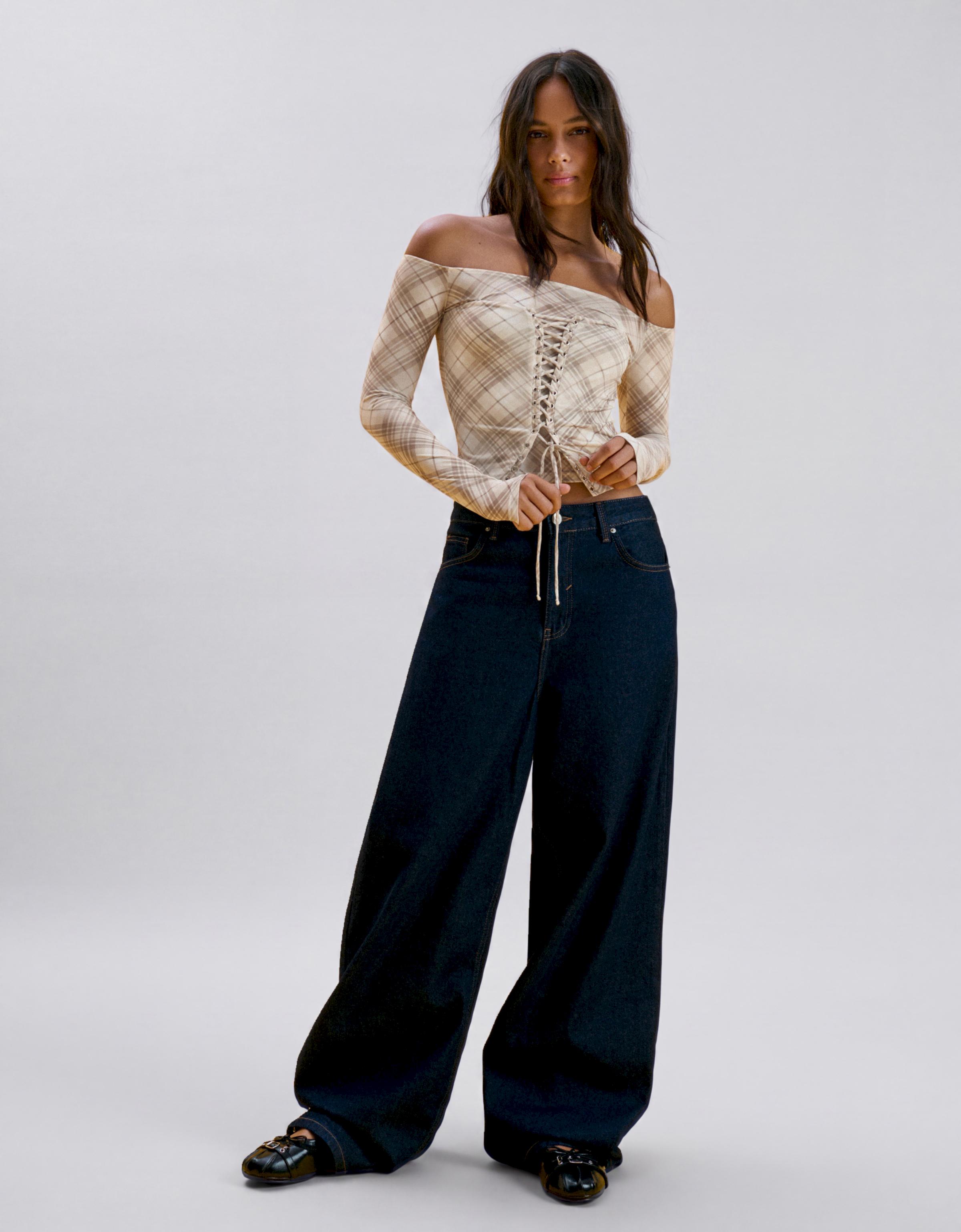 Long sleeve corset lace-up T-shirt — Beige