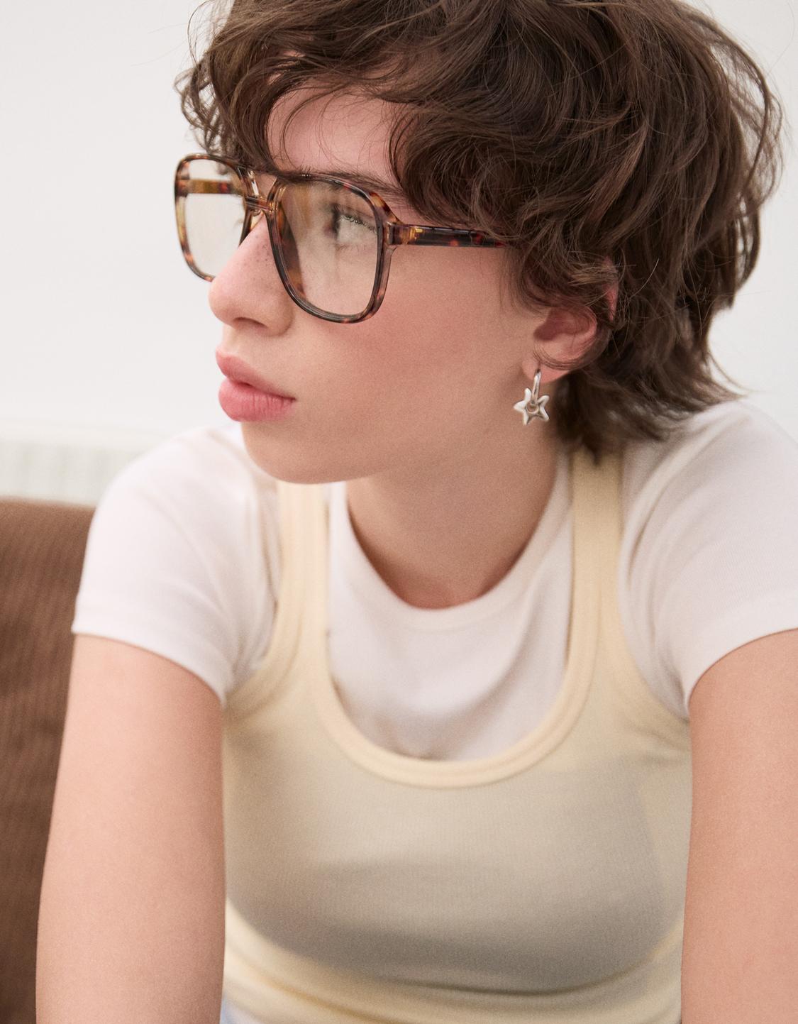 Resin glasses with blue light filter