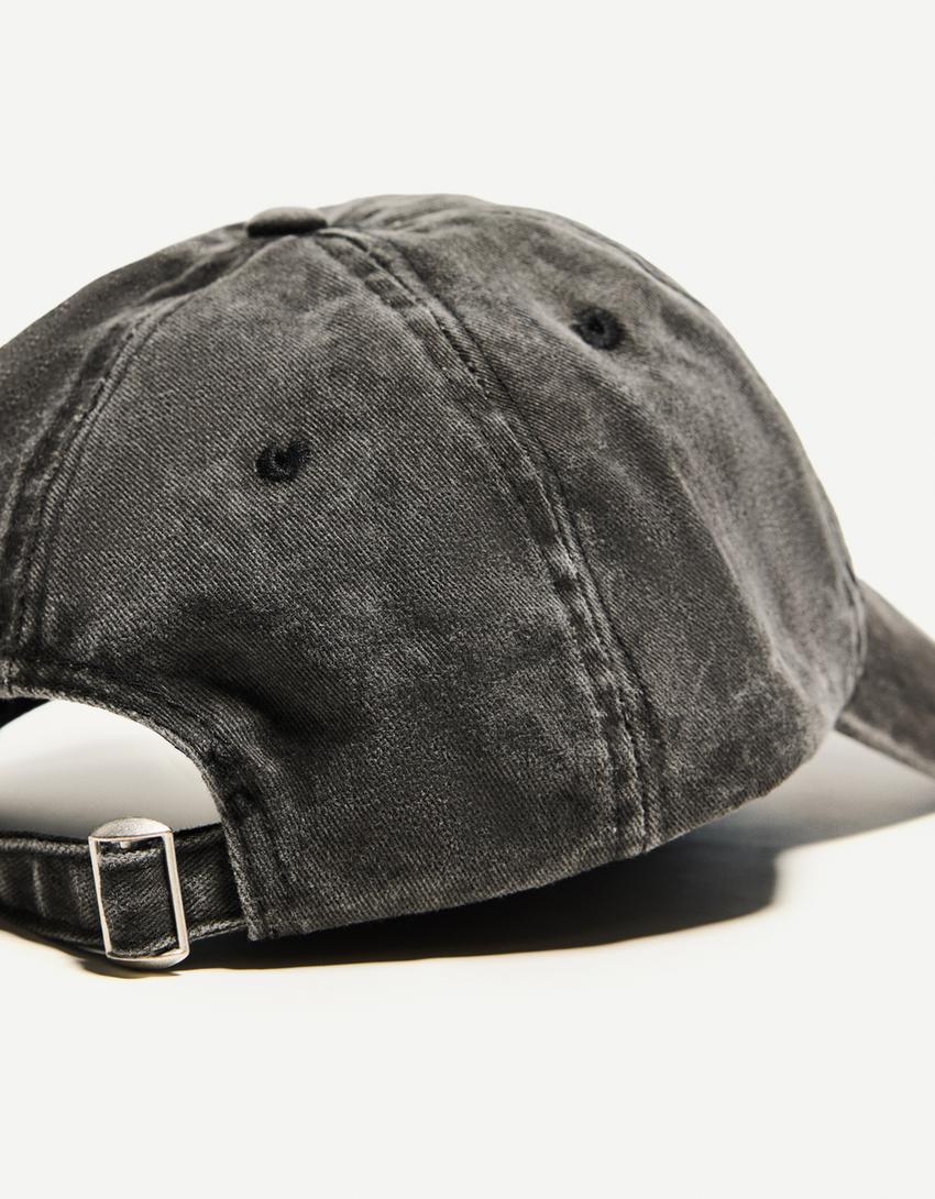 Embroidered cap-Black